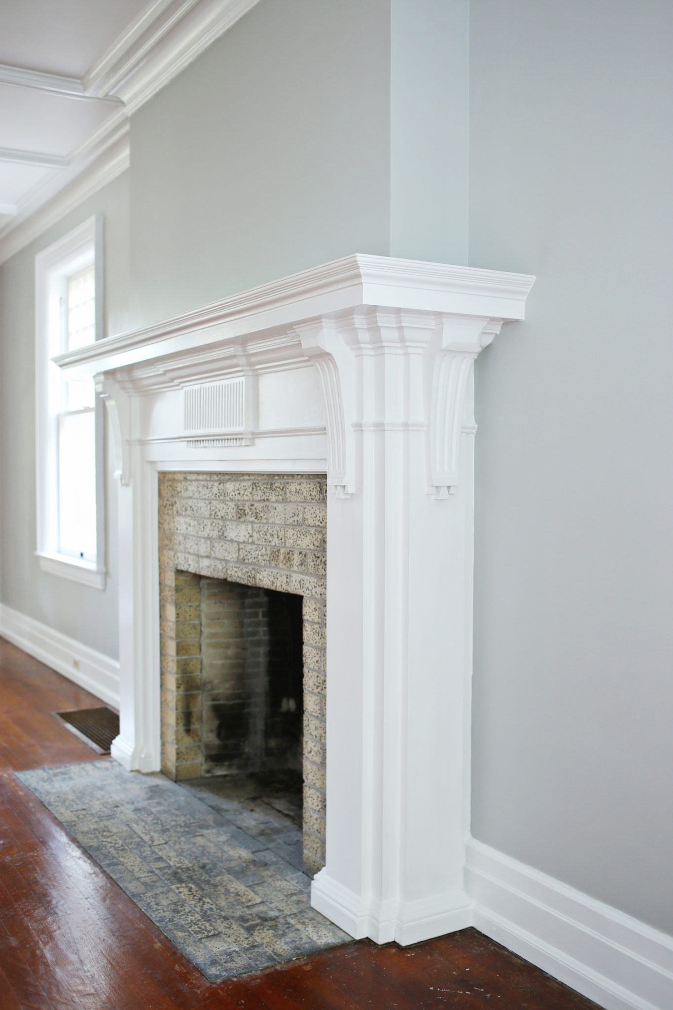 A Budget Friendly Diy Fireplace Makeover For Under 30 Easy Home A Budget Friendly Diy Fireplace Makeover For Under 30 Easy Home Reno Projects