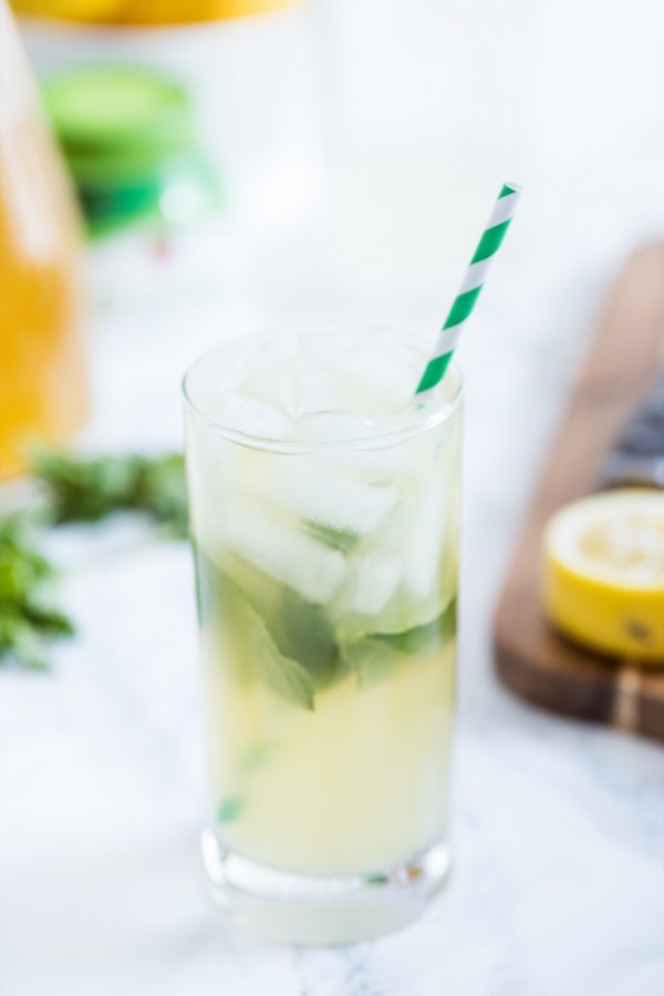 The Best Homemade Lemonade Recipes | Brunch recipes, Easter brunch ideas, entertaining tips, party ideas and more from @cydconverse 