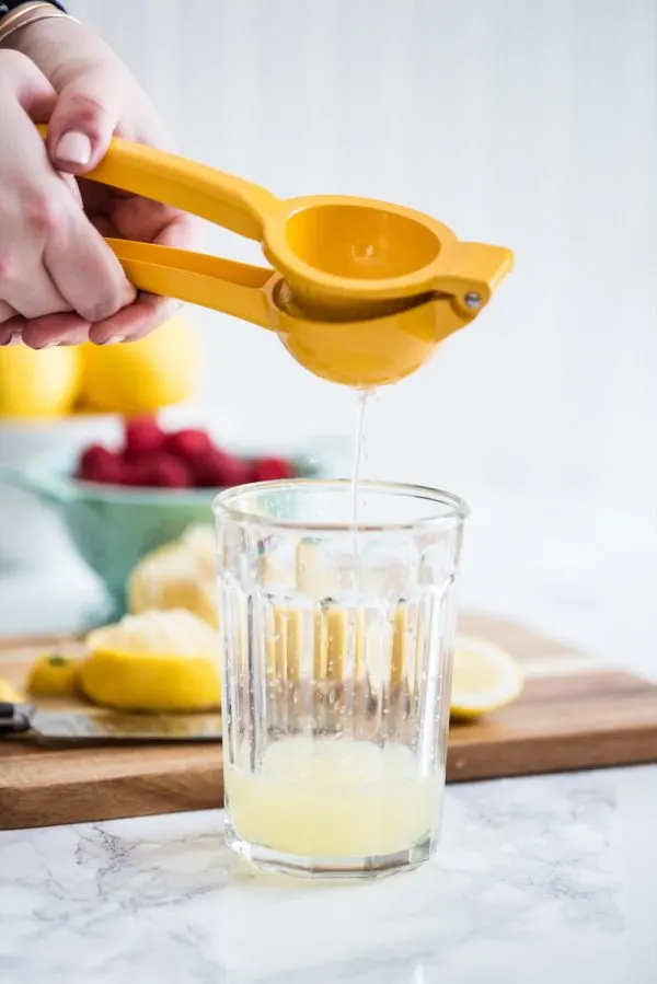 The Best Homemade Lemonade Recipes | Brunch recipes, Easter brunch ideas, entertaining tips, party ideas and more from @cydconverse 