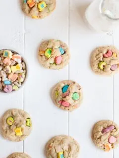 Lucky Charms Cookies | Lucky Charms recipes, St. Patrick's Day dessert, St. Patrick's Day ideas and more from @cydconverse