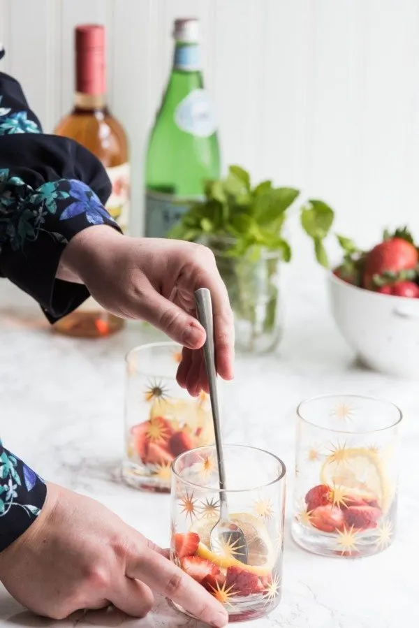 A Summery Rosé Spritzer Cocktail | Cocktail recipes, entertaining ideas, party recipes, party ideas and more from @cydconverse