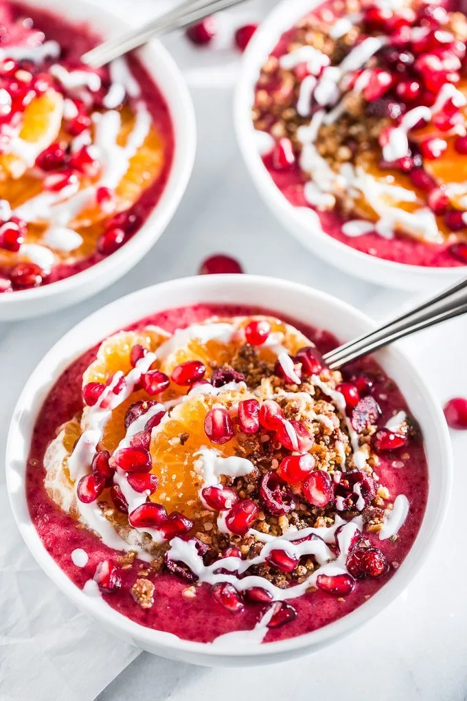 Cranberry Orange Smoothie Bowl Recipe | 12 Summer Smoothies plus loads of party recipes, entertaining tips, cocktail recipes and more from @cydconverse
