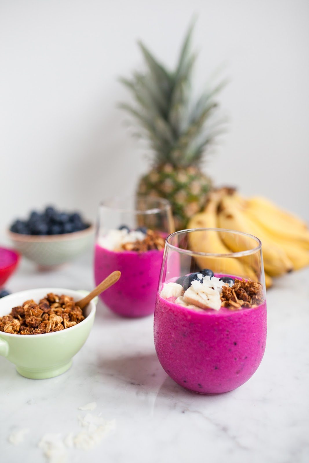 Dragon Fruit Smoothie Recipe | 12 Summer Smoothies plus loads of party recipes, entertaining tips, cocktail recipes and more from @cydconverse