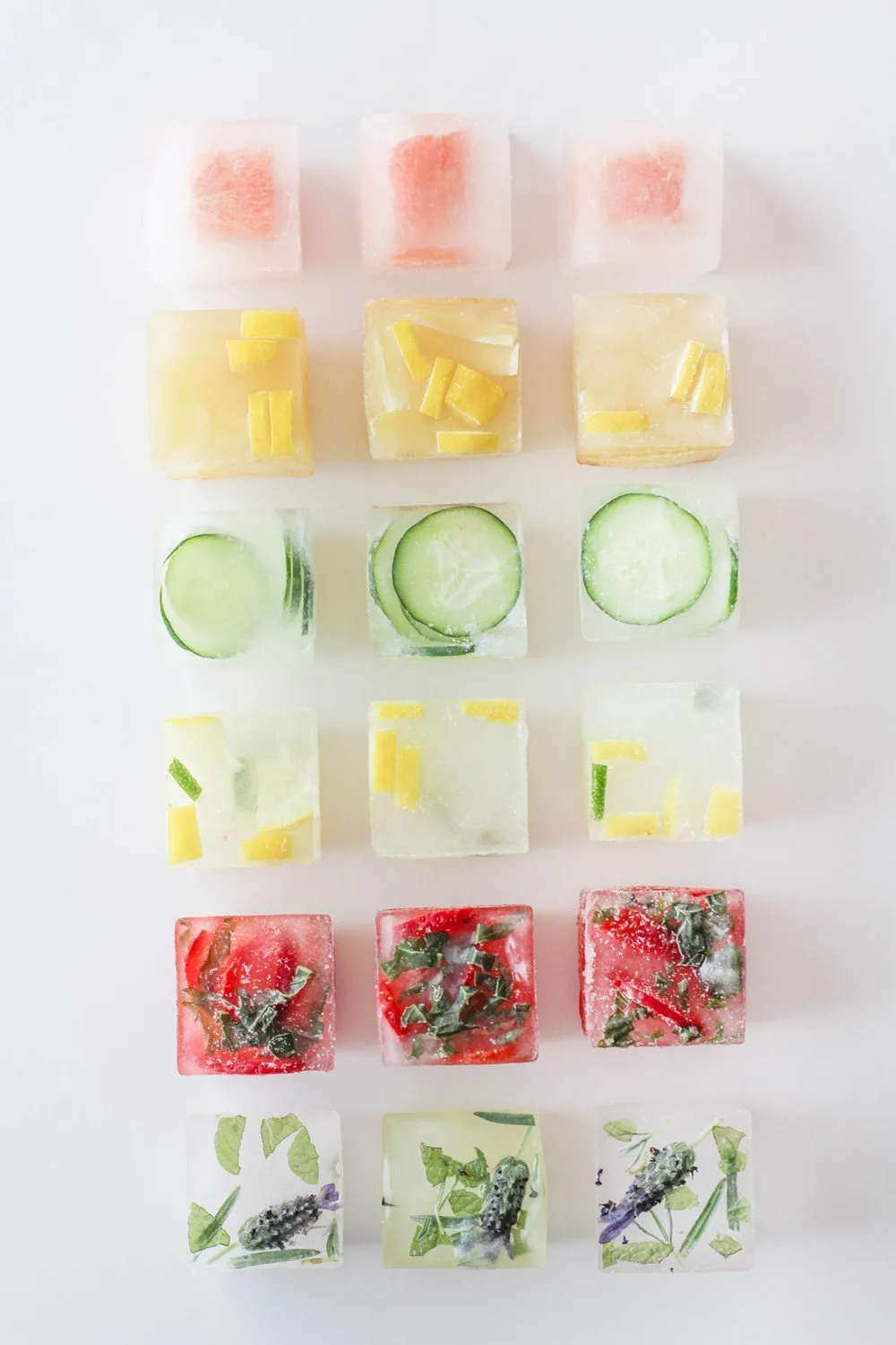 Flavored Ice Cubes | Summer entertaining, summer party ideas and more from @cydconverse