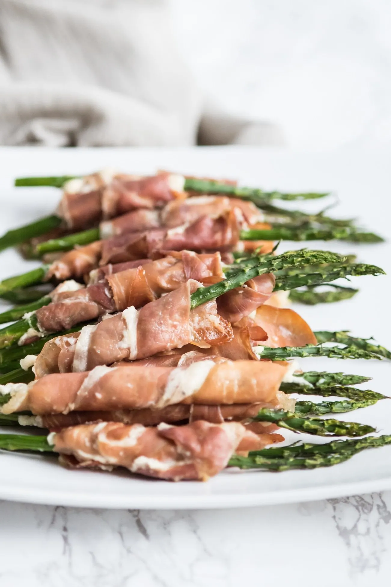 Prosciutto Wrapped Asparagus Recipe | Easy party appetizers, cocktail recipes, entertaining tips, party ideas and more from @cydconverse