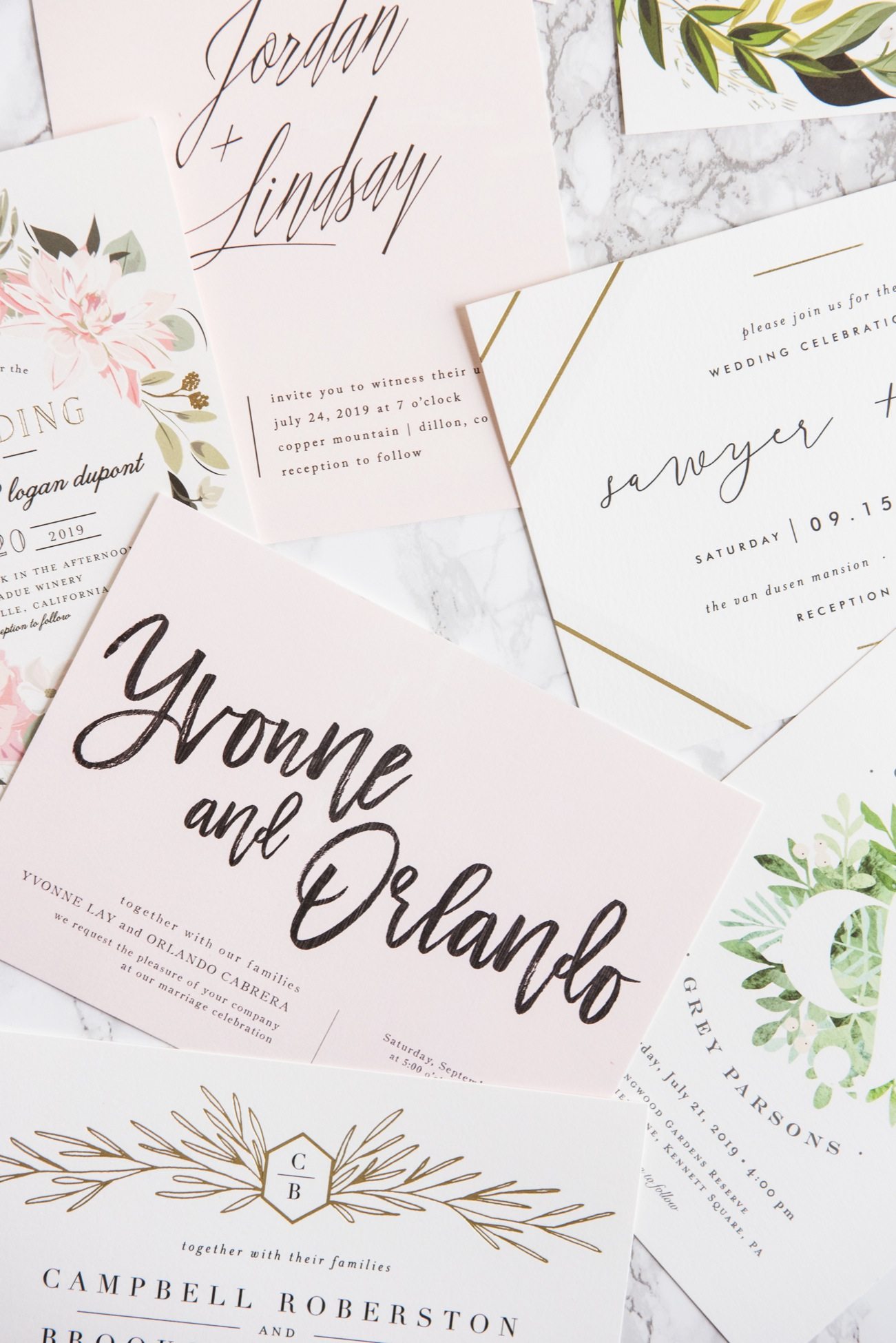 Modern gold foil, hand lettered wedding invitations | Wedding ideas, entertaining tips, wedding planning tips, party ideas and more from @cydconverse