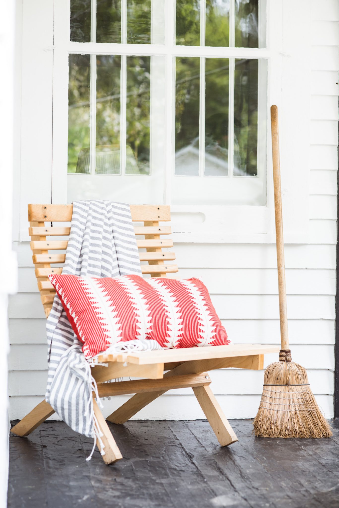 The Sweetest Occasion's Backyard Makeover | Home decor, home renovation ideas, patio ideas and more from @cydconverse