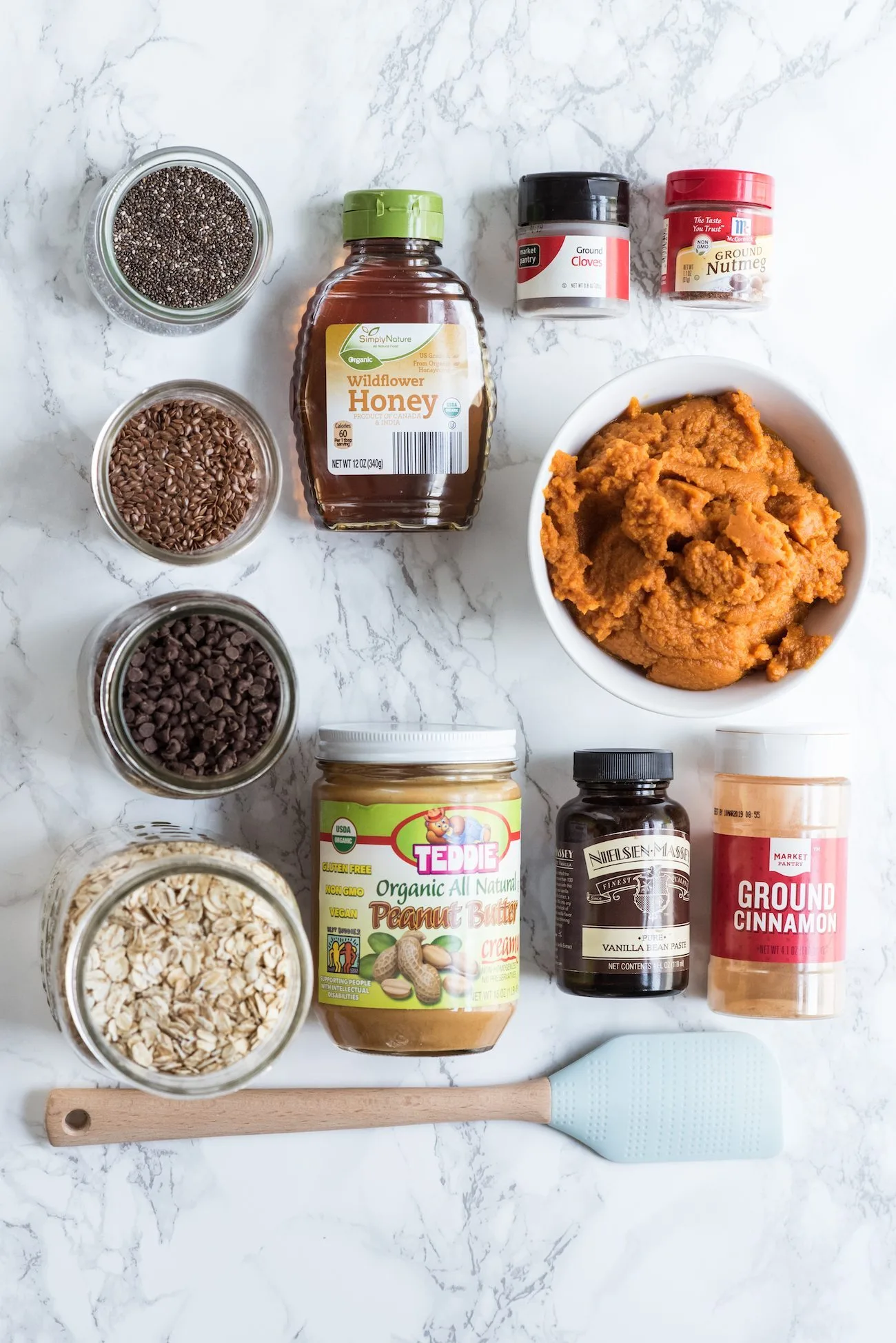 Pumpkin Spice Oatmeal Energy Bites | Entertaining tips, party ideas, party recipes, cocktail recipes and more from @cydconverse