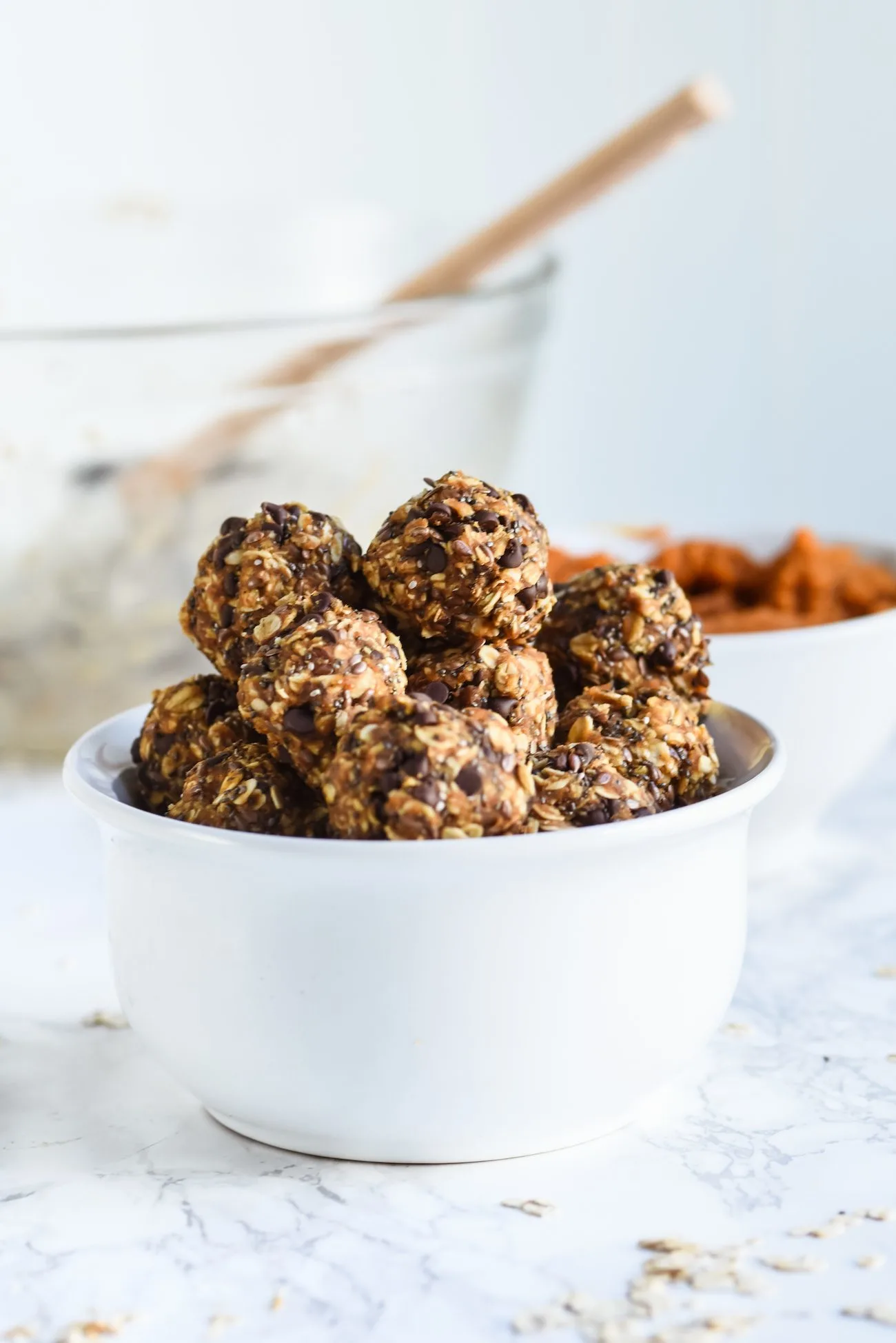 Pumpkin Spice Oatmeal Energy Bites - The Sweetest Occasion