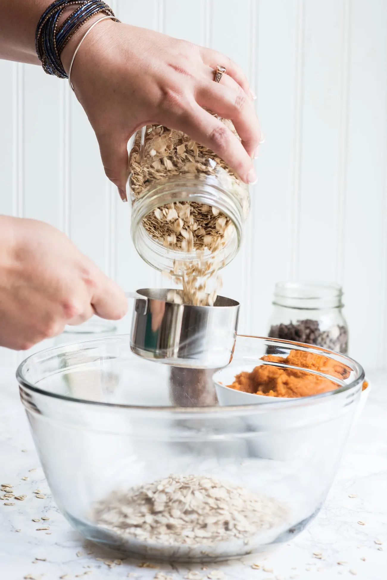 Pumpkin Spice Oatmeal Energy Bites | Entertaining tips, party ideas, party recipes, cocktail recipes and more from @cydconverse