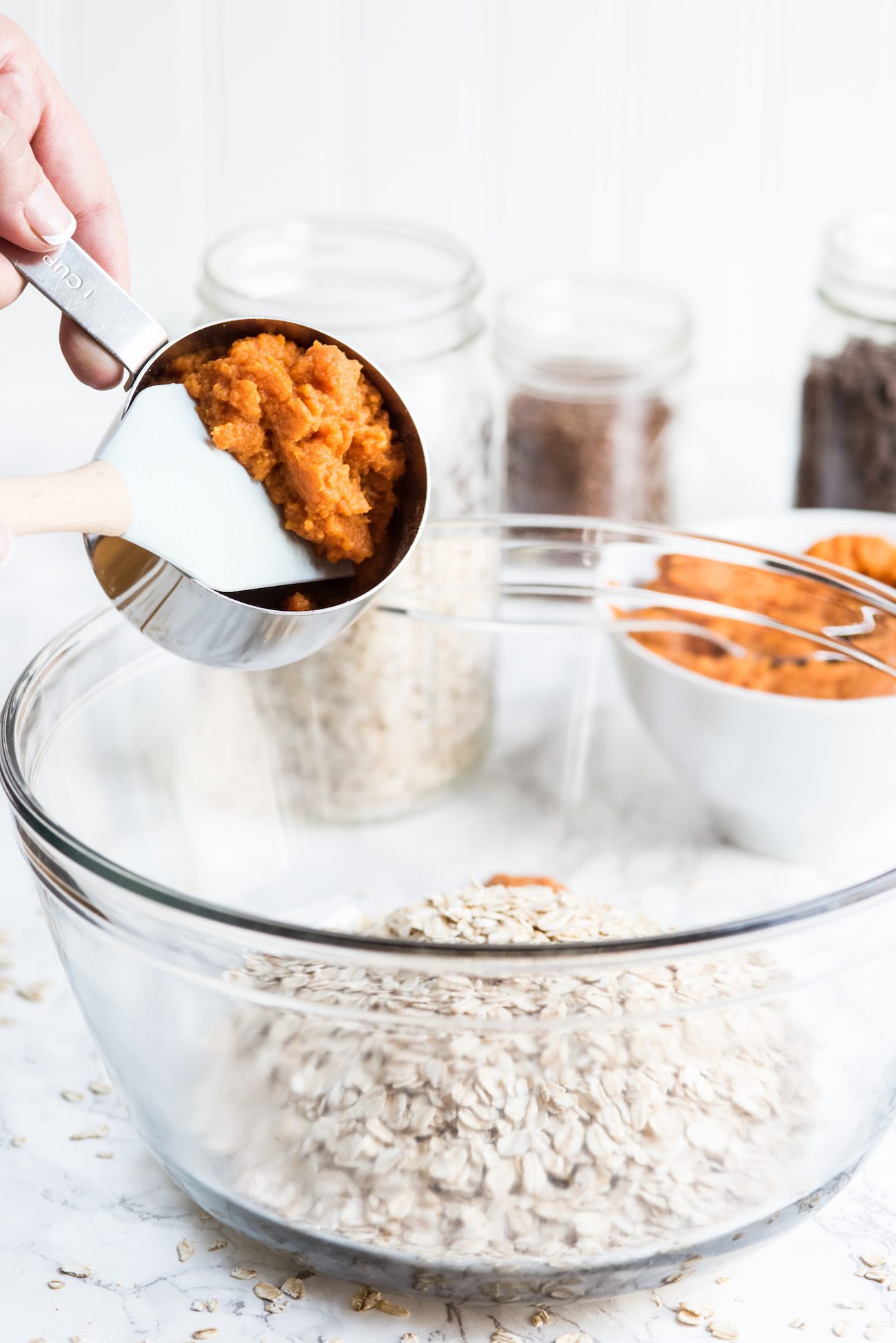 Pumpkin Spice Oatmeal Energy Bites | Entertaining tips, party ideas, party recipes, cocktail recipes and more from @cydconverse
