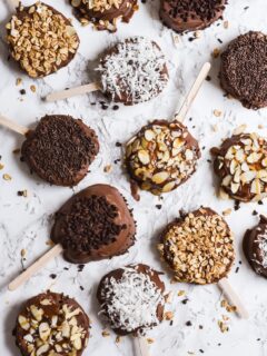 Chocolate Dipped Apples On a Stick | Fall recipes, fall desserts, party ideas, entertaining tips and more from @cydconverse