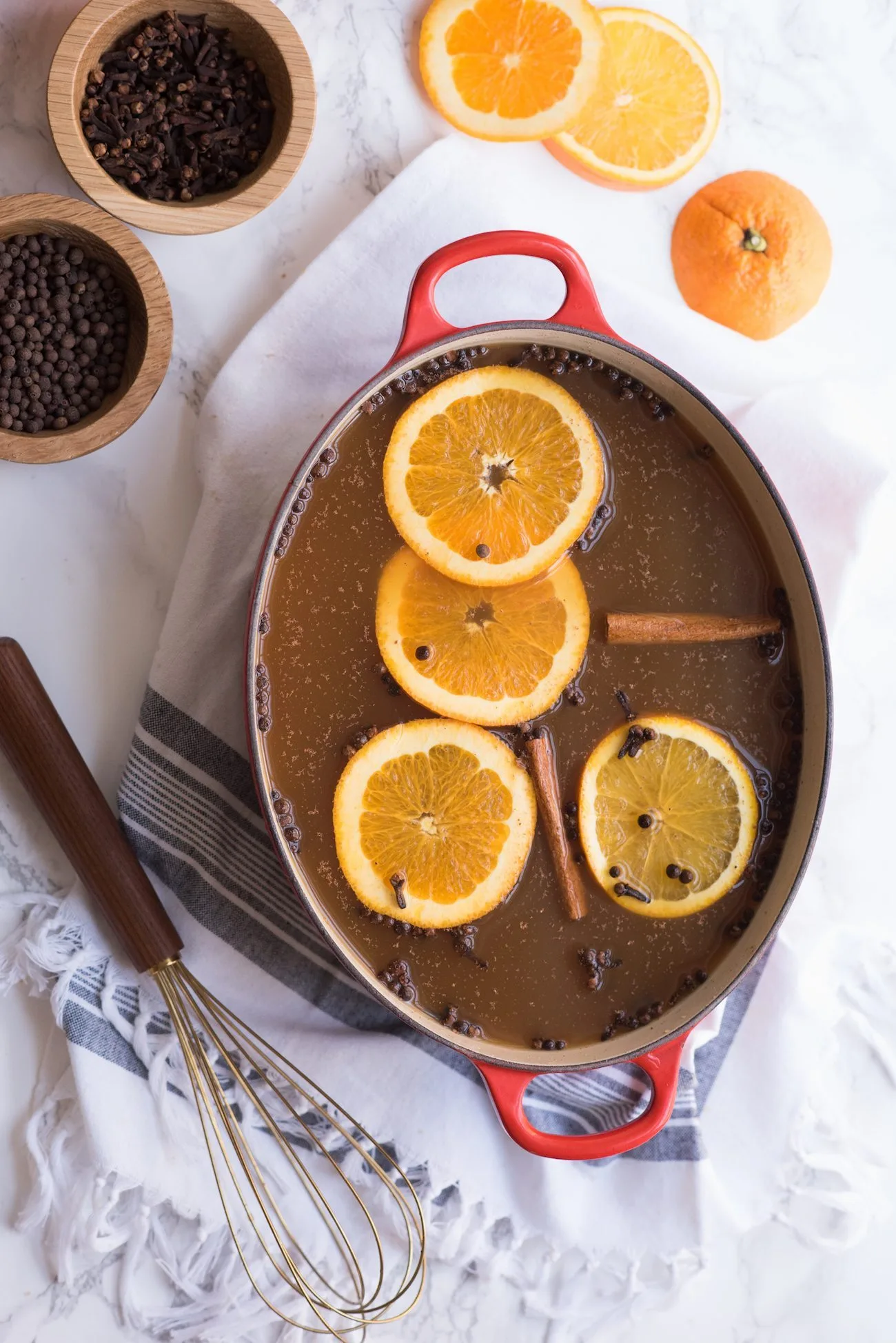 Easy Stovetop or Slow Cooker Mulled Apple Cider Recipe | Fall entertaining ideas, entertaining tips, party ideas, party recipes