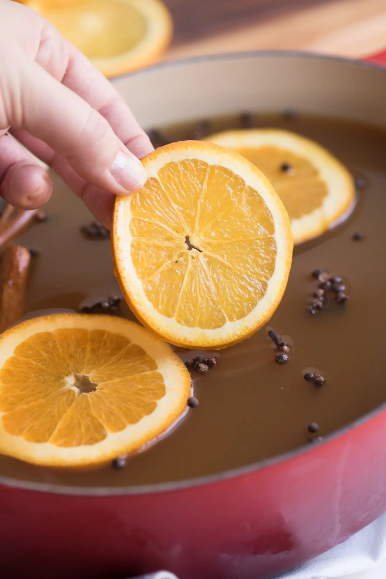 Easy Stovetop or Slow Cooker Mulled Apple Cider Recipe | Fall entertaining ideas, entertaining tips, party ideas, party recipes