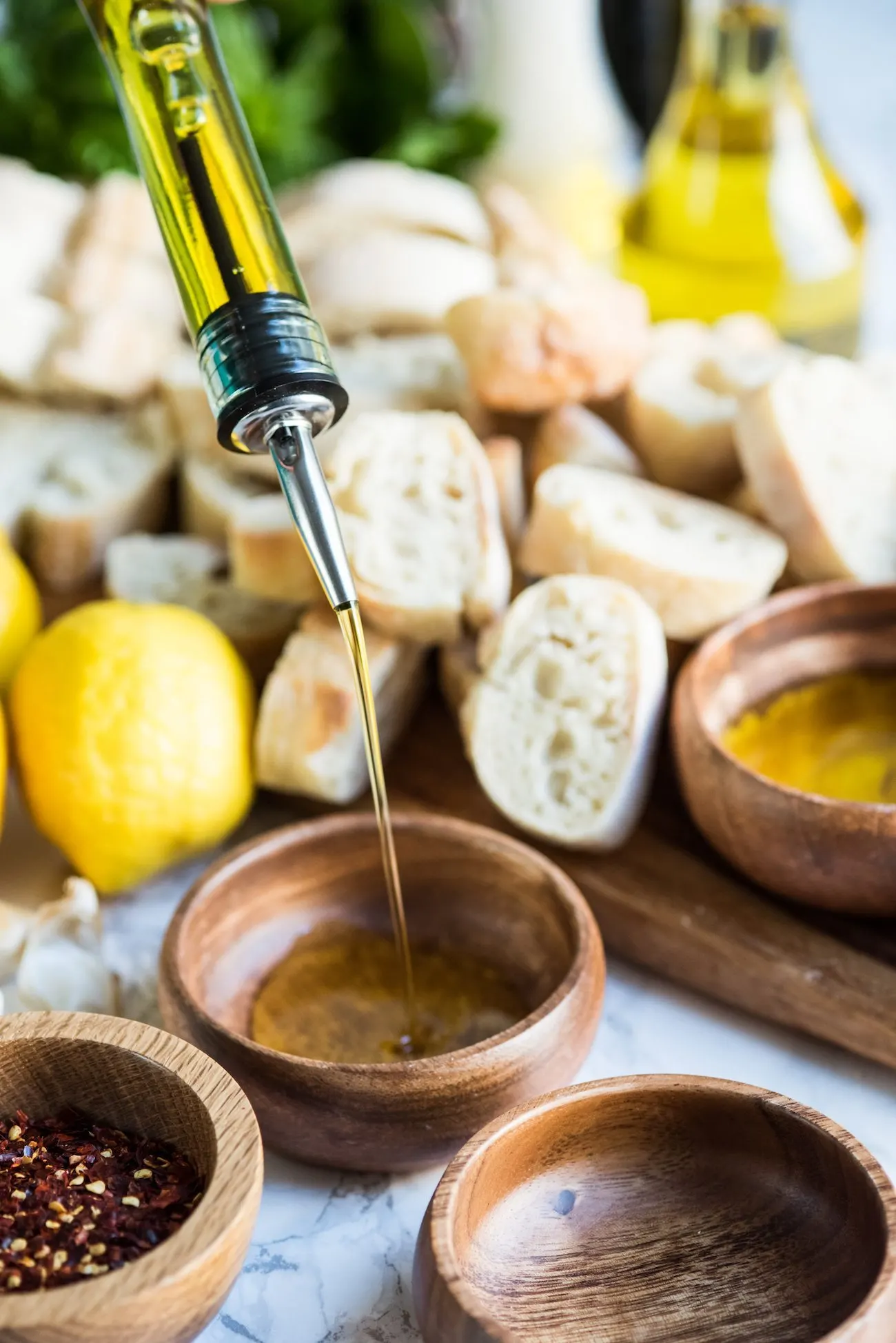 Bread and Olive Oil Appetizer Dipping Station | Party appetizers, entertaining tips, party ideas, holiday entertaining tips and more from @cydconverse