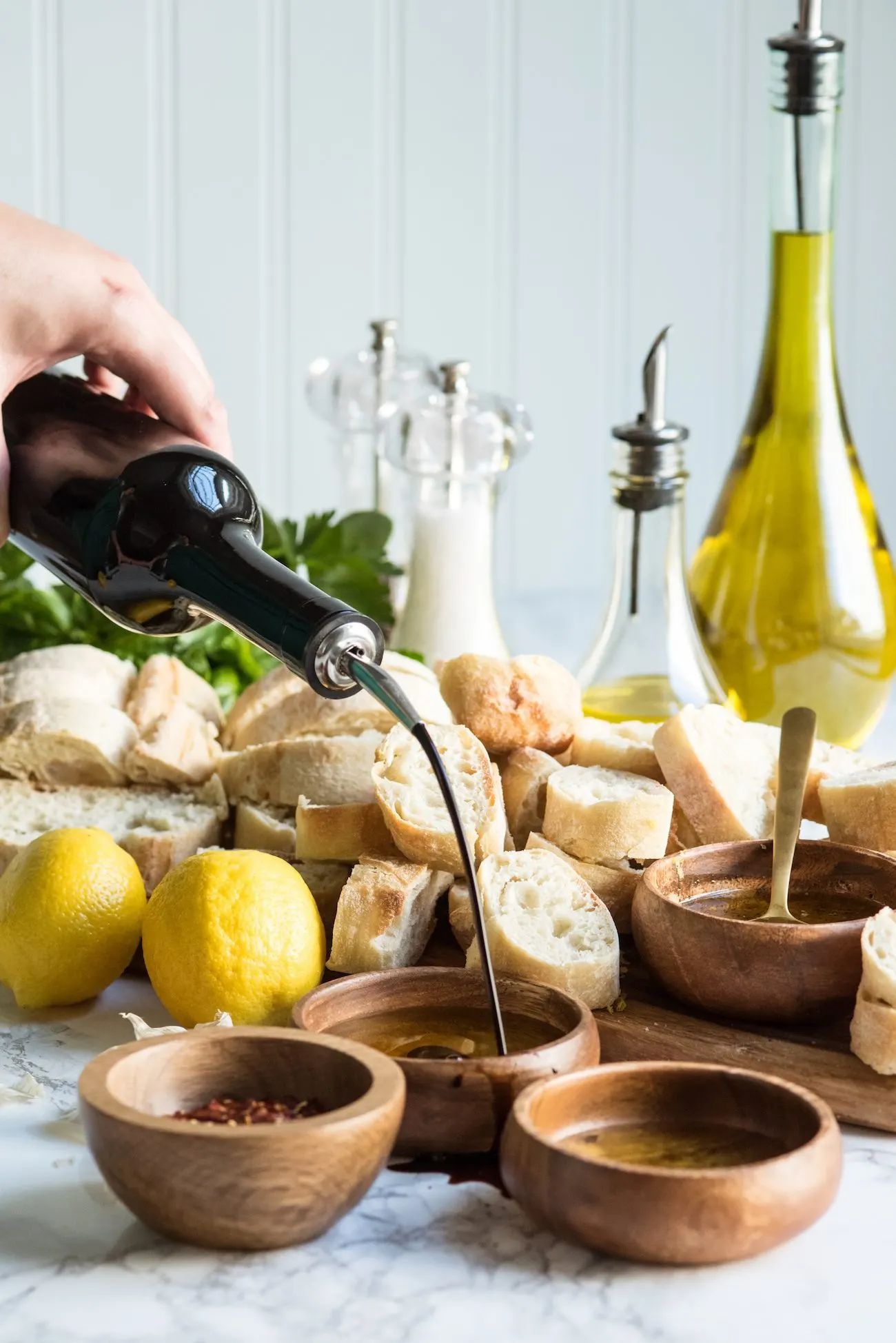 Bread and Olive Oil Appetizer Dipping Station | Party appetizers, entertaining tips, party ideas, holiday entertaining tips and more from @cydconverse