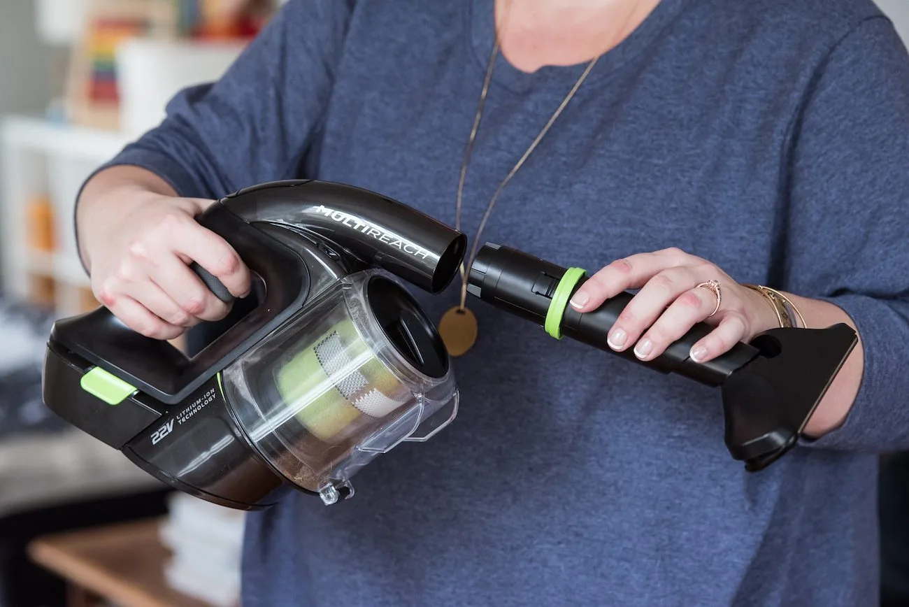 Bissell Multi Reach Cordless Vacuum Review | How to Prep Your Home for the Holidays | Holiday entertaining ideas, entertaining tips, party ideas, party appetizers and more from @cydconverse