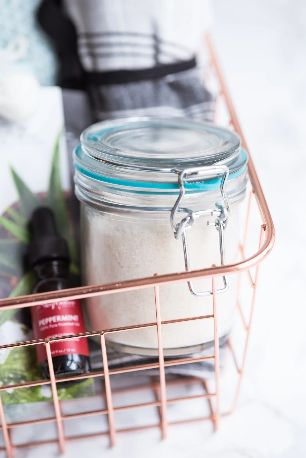 DIY Spa Gift Basket + Homemade Peppermint Foot Soak from @cydconverse