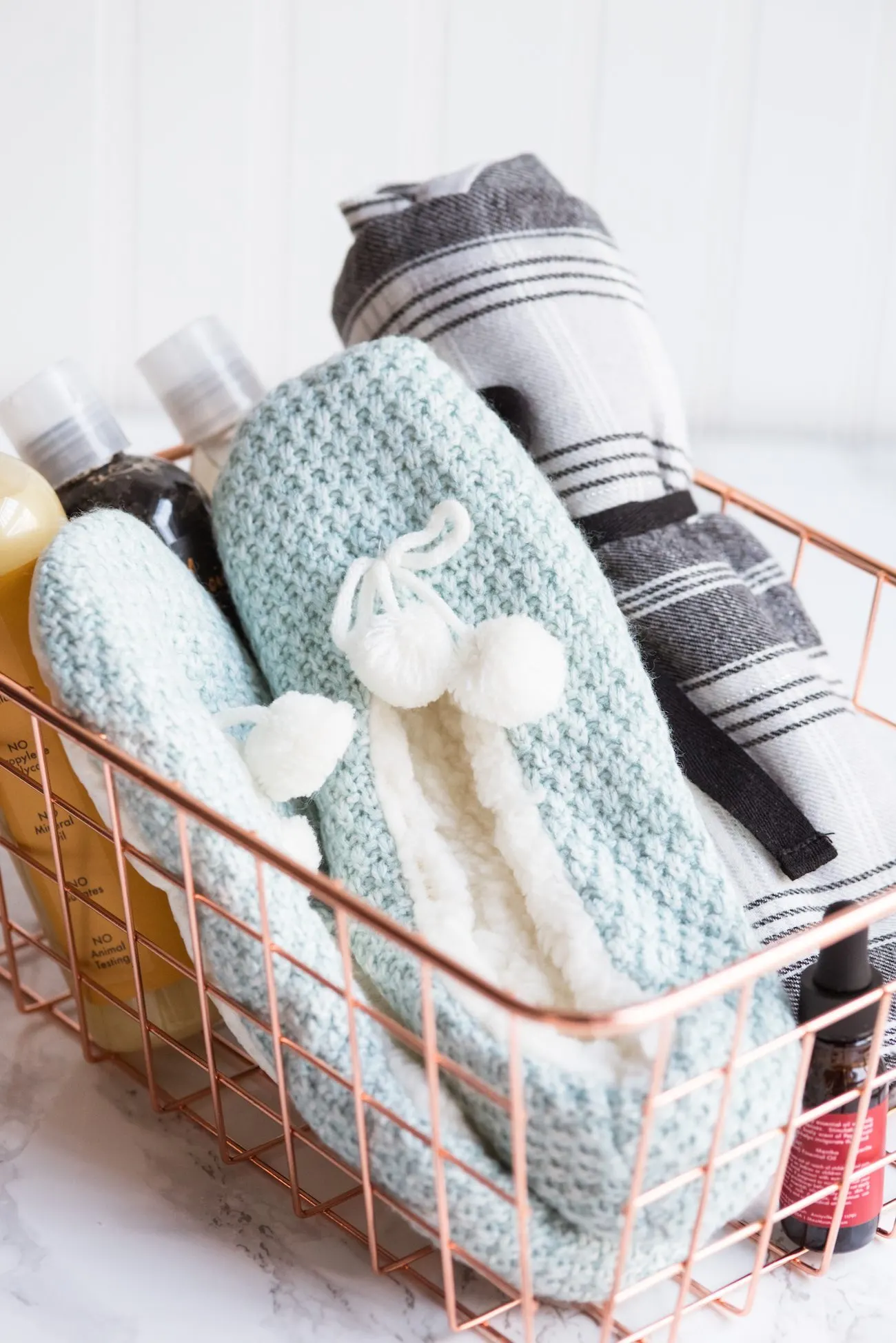 DIY Spa Gift Basket + Homemade Peppermint Foot Soak from @cydconverse