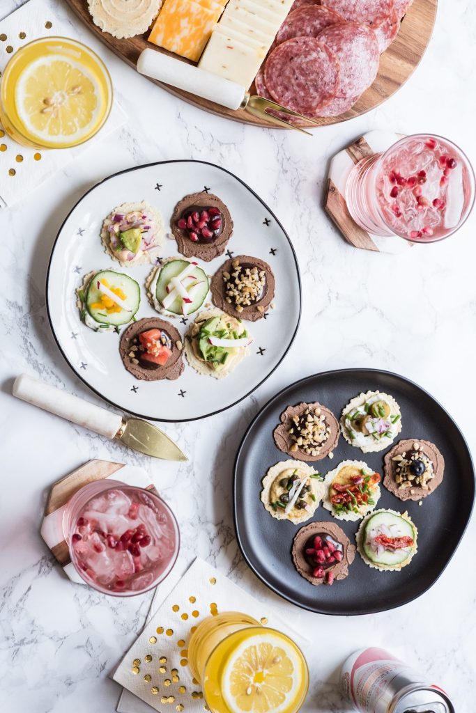 Holiday Cocktail Party Appetizers | Easy entertaining tips, holiday party ideas and holiday decor ideas from @cydconverse