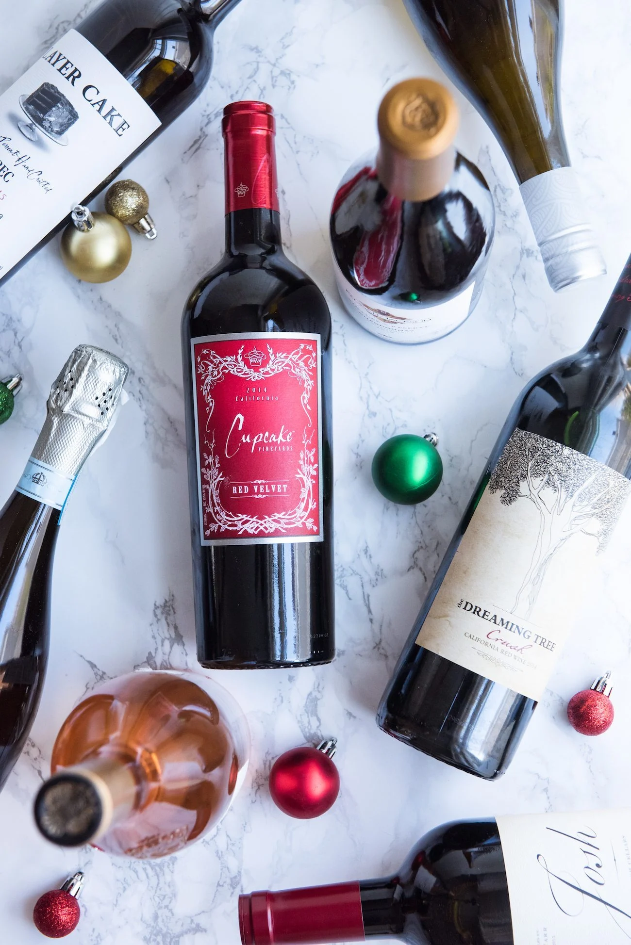 The Sweetest Occasion's Holiday Wine Guide (All Under $25) | Entertaining tips, holiday party ideas, holiday gift ideas and more from @cydconverse