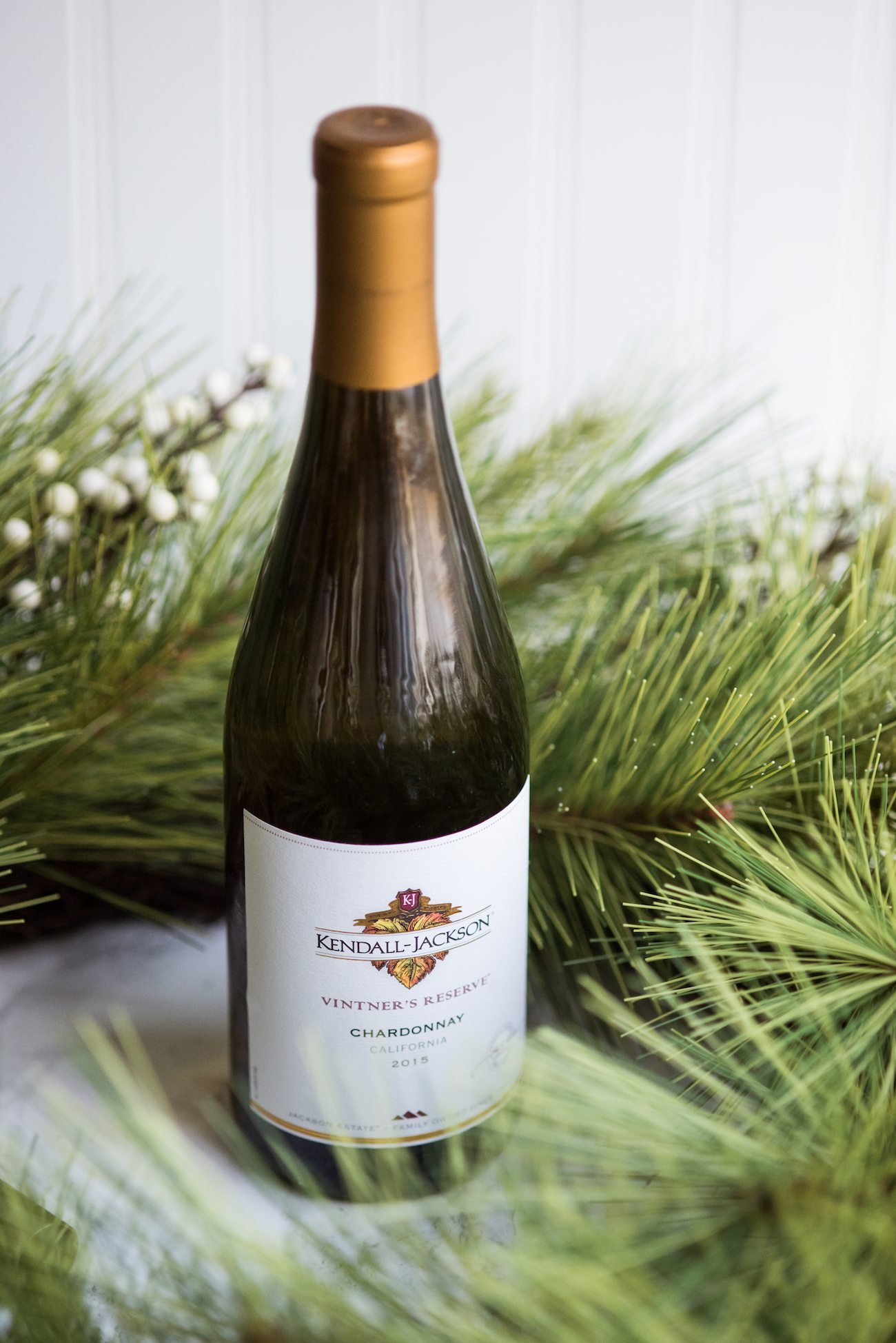 The Sweetest Occasion's Holiday Wine Guide (All Under $25) | Entertaining tips, holiday party ideas, holiday gift ideas and more from @cydconverse