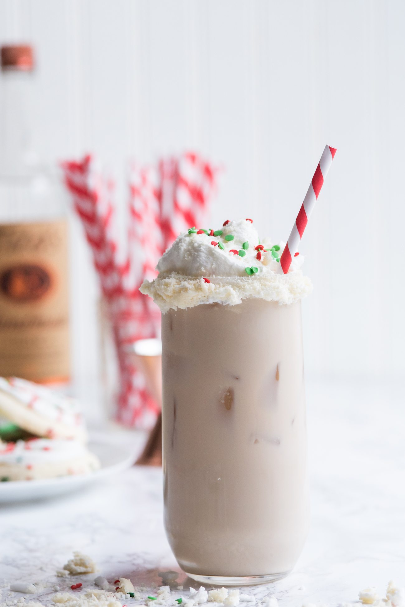 Sugar Cookie White Russians | Best Christmas White Russian recipes, entertaining tips, party ideas, holiday party recipes and more from @cydconverse