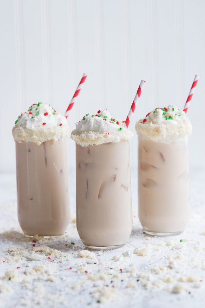 Sugar Cookie White Russians | Best Christmas White Russian recipes, entertaining tips, party ideas, holiday party recipes and more from @cydconverse