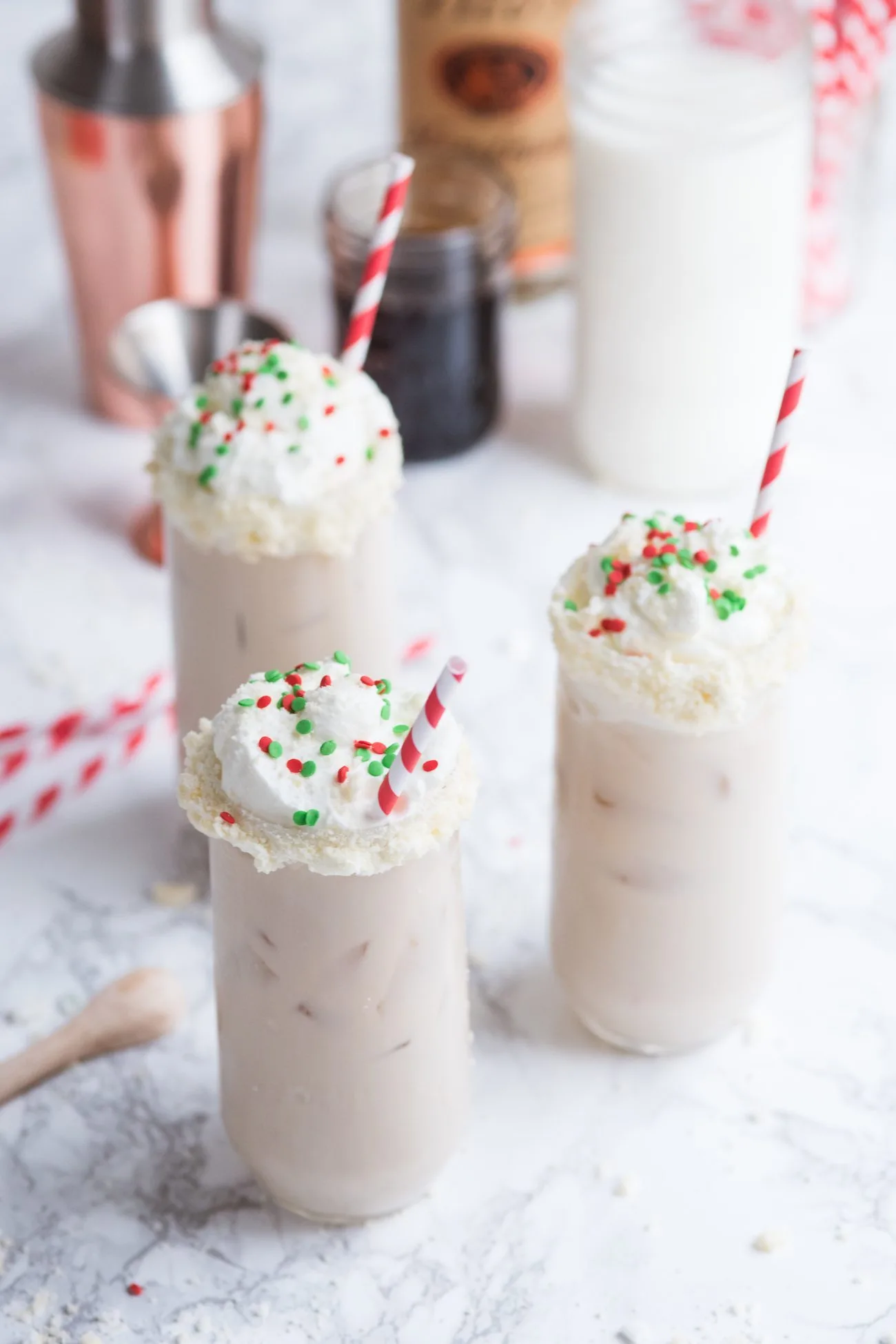 Sugar Cookie White Russians | Best Christmas White Russian recipes, entertaining tips, party ideas, holiday party recipes and more from @cydconverse