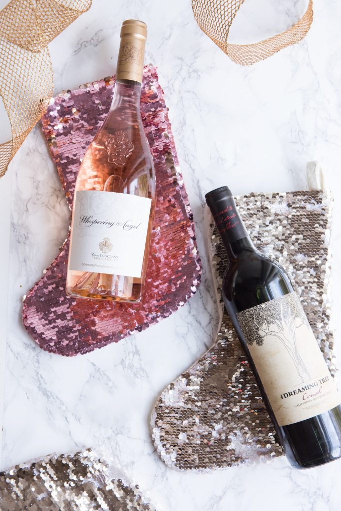 The Sweetest Occasion's Holiday Wine Guide (All Under $25) | Entertaining tips, holiday party ideas, holiday gift ideas and more from @cydconverse