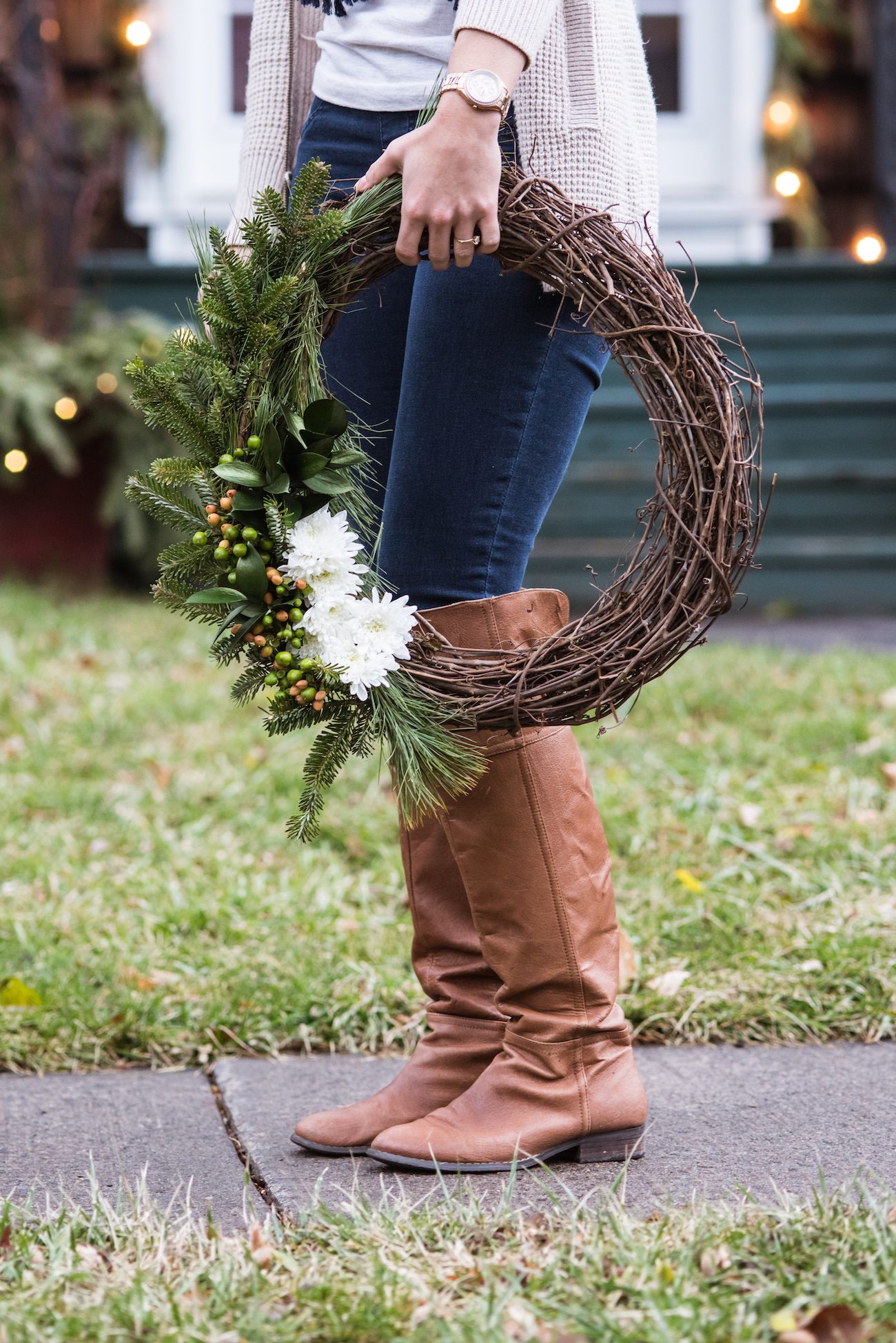 DIY Natural Winter Wreath | Homemade Christmas decor, entertaining tips, party ideas and winter decorating ideas from @cydconverse