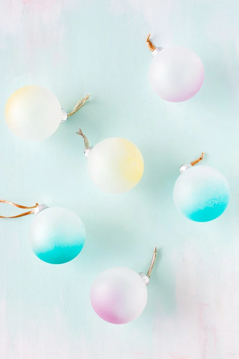 DIY Ombre Ornaments | Easy glass ornament craft ideas from @cydconverse