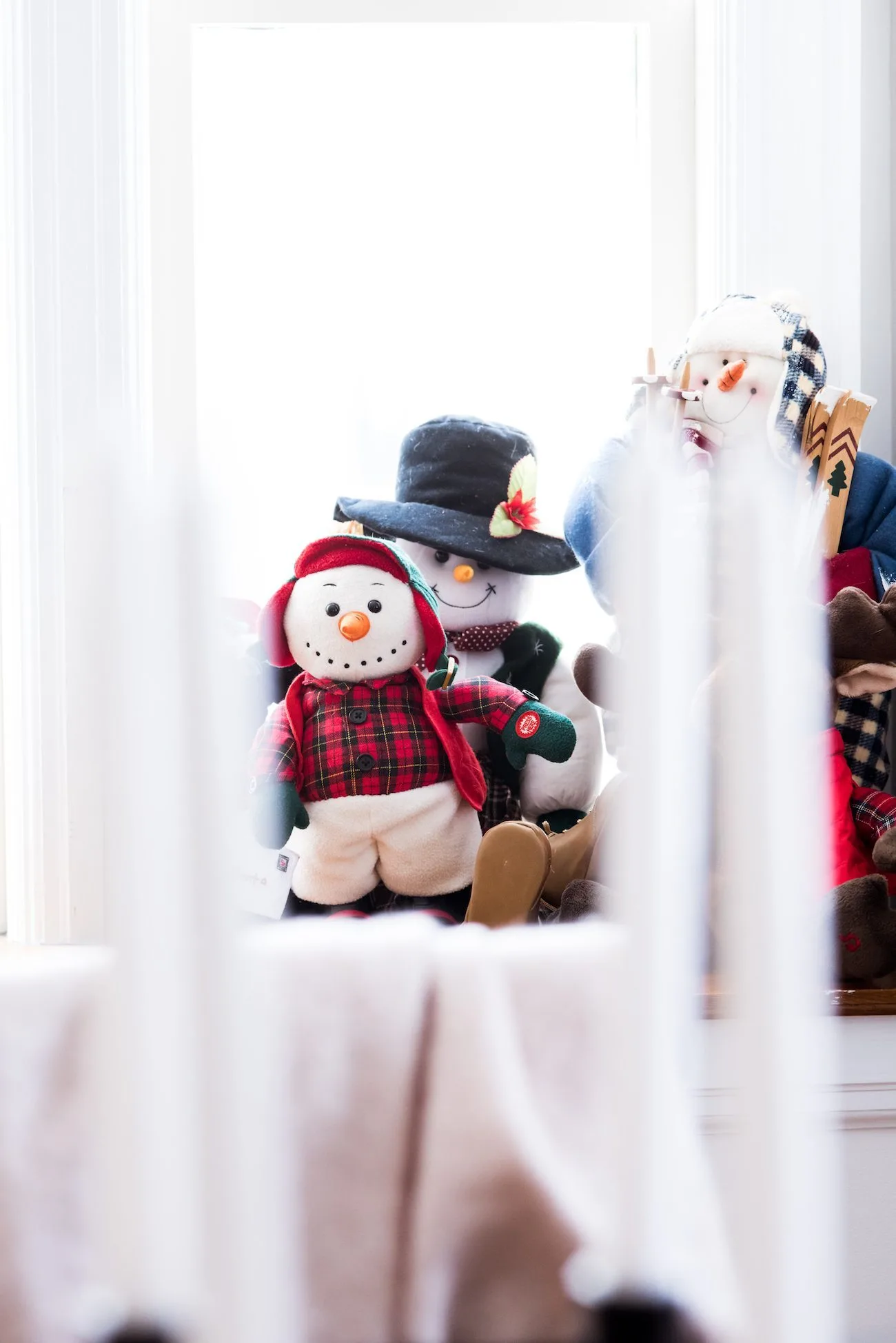 Dining Room Christmas Decor | Decorating for the holidays from @cydconverse