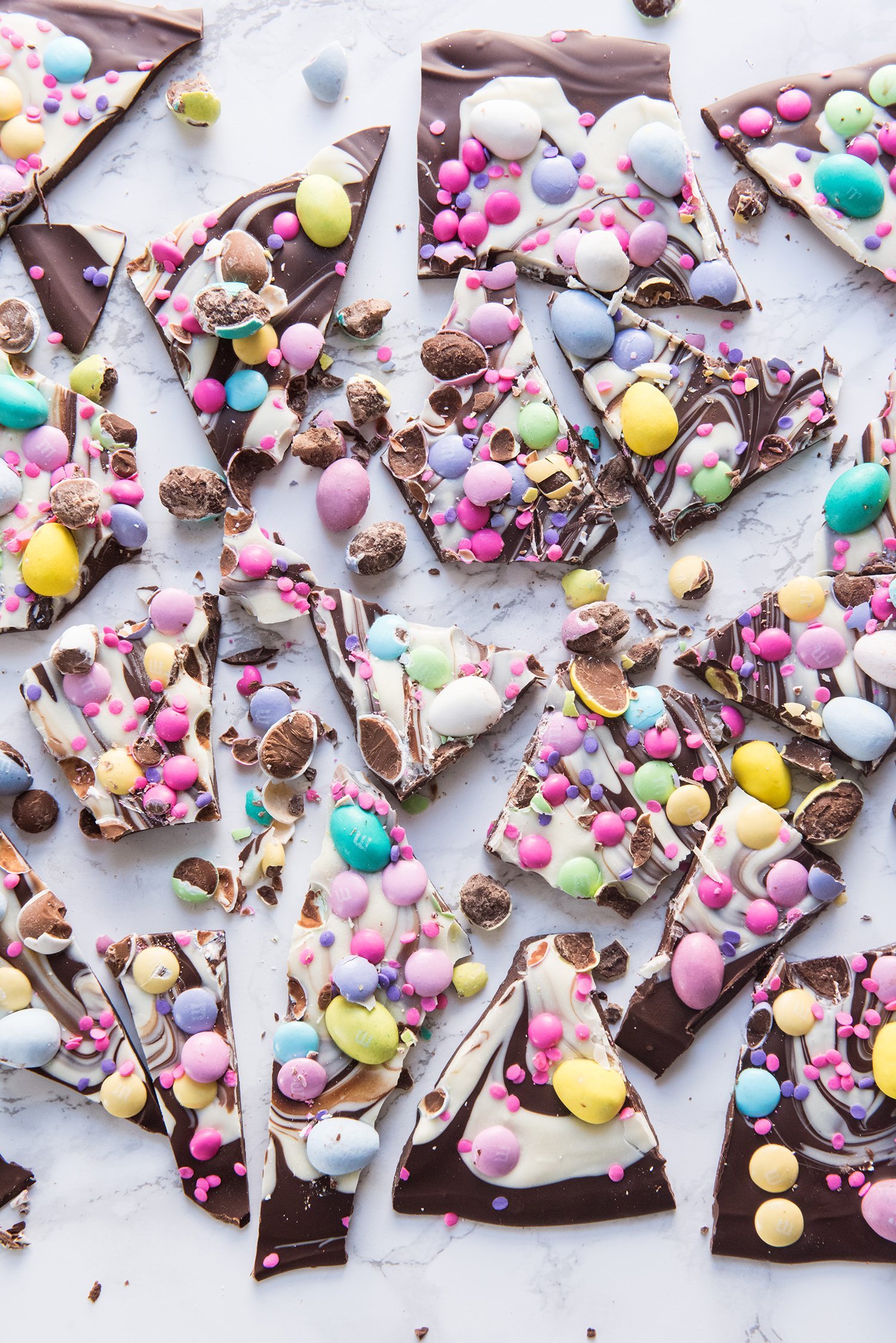 Easter Candy Bark | Dessert recipes, holiday crafts, entertaining tips, party ideas and more from @cydconverse