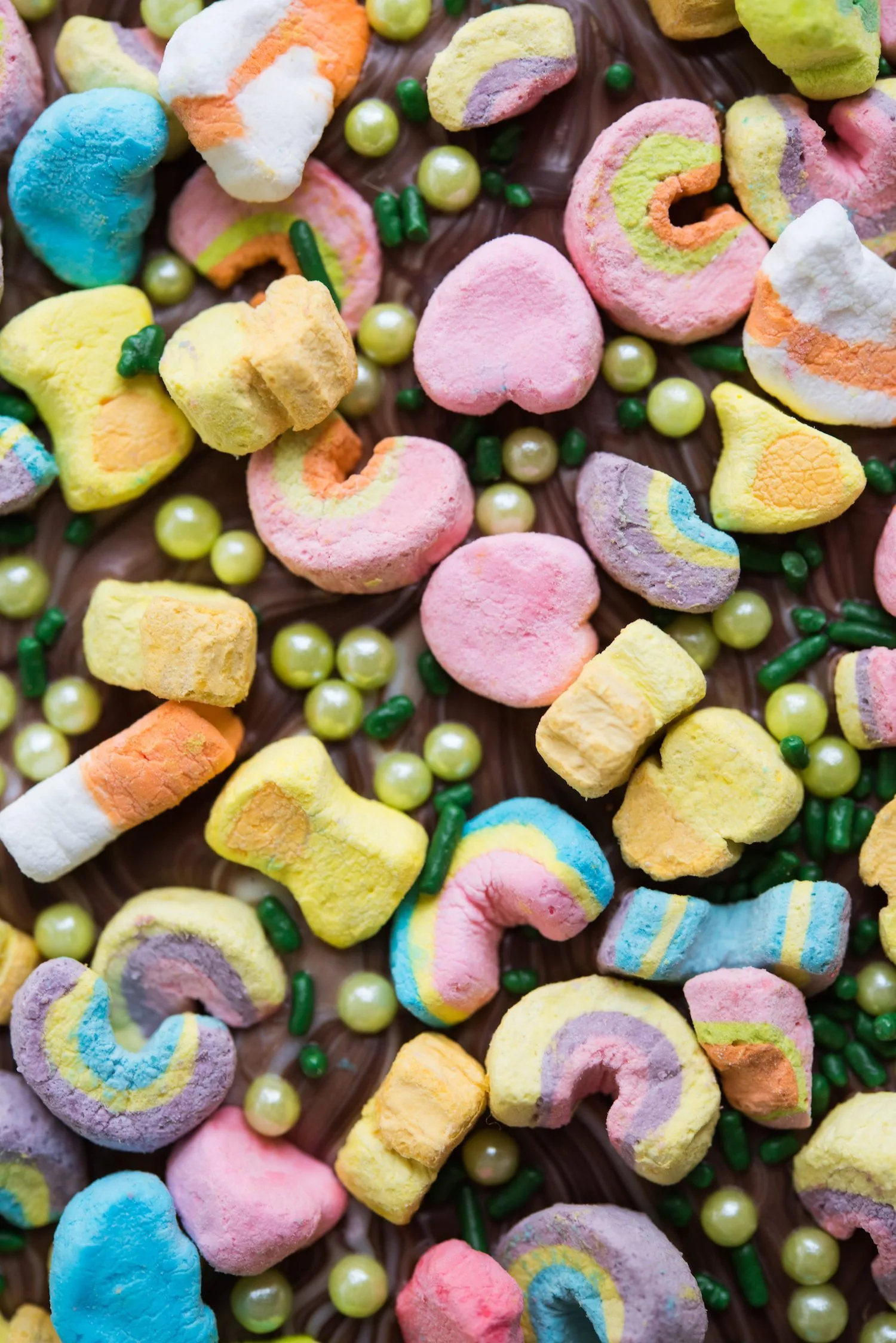 Loaded Lucky Charms St. Patrick's Day Bark | St. Patrick's Day recipes, fun St. Patrick's Day ideas for kids, entertaining ideas, party recipes and more from @cydconverse