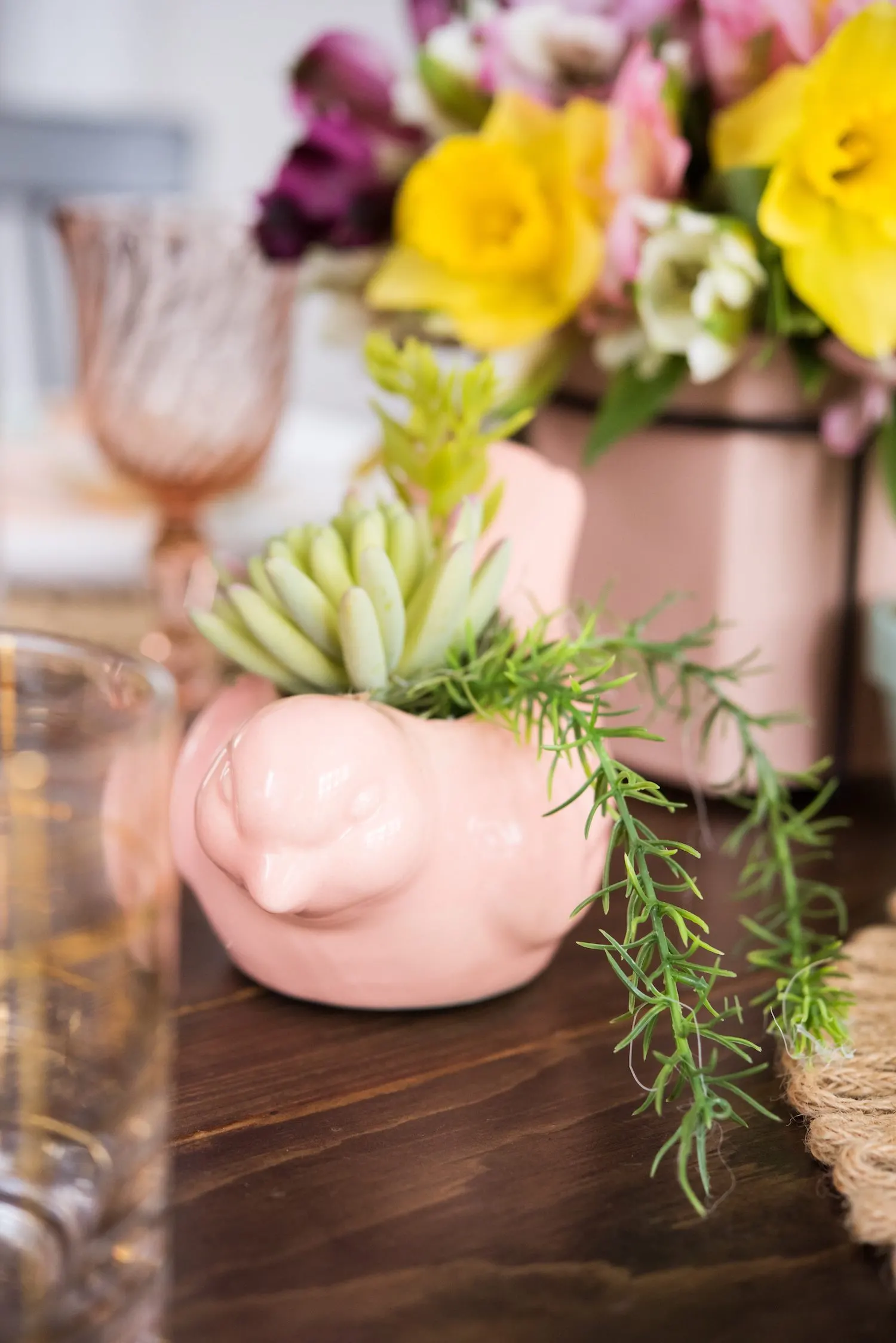 Setting the Perfect Spring Brunch Table - The Sweetest Occasion