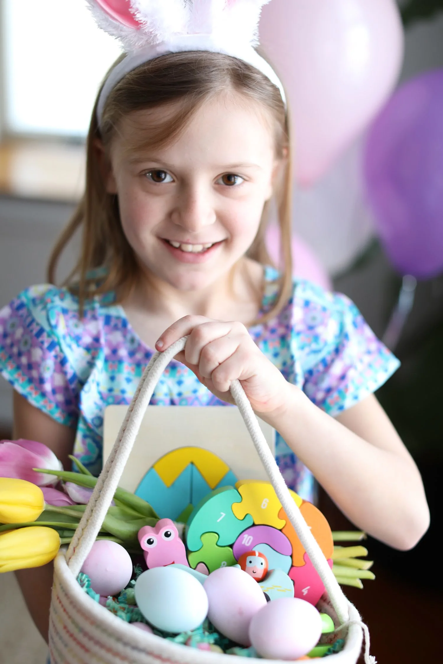 Tips for throwing a colorful kid-friendly Easter egg decorating party! Visit @cydconverse for party ideas, entertaining tips, party recipes and more!