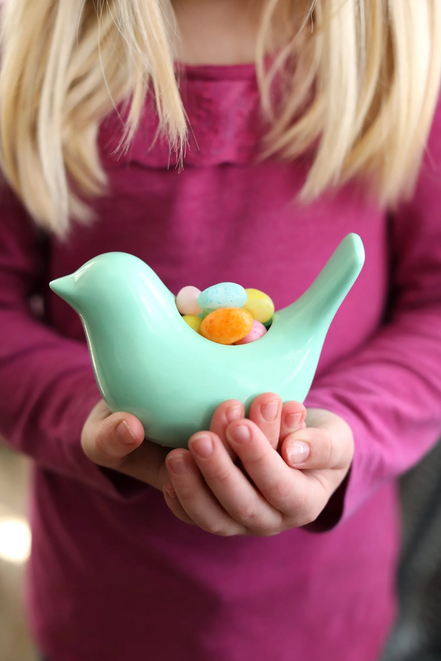 Tips for throwing a colorful kid-friendly Easter egg decorating party! Visit @cydconverse for party ideas, entertaining tips, party recipes and more!