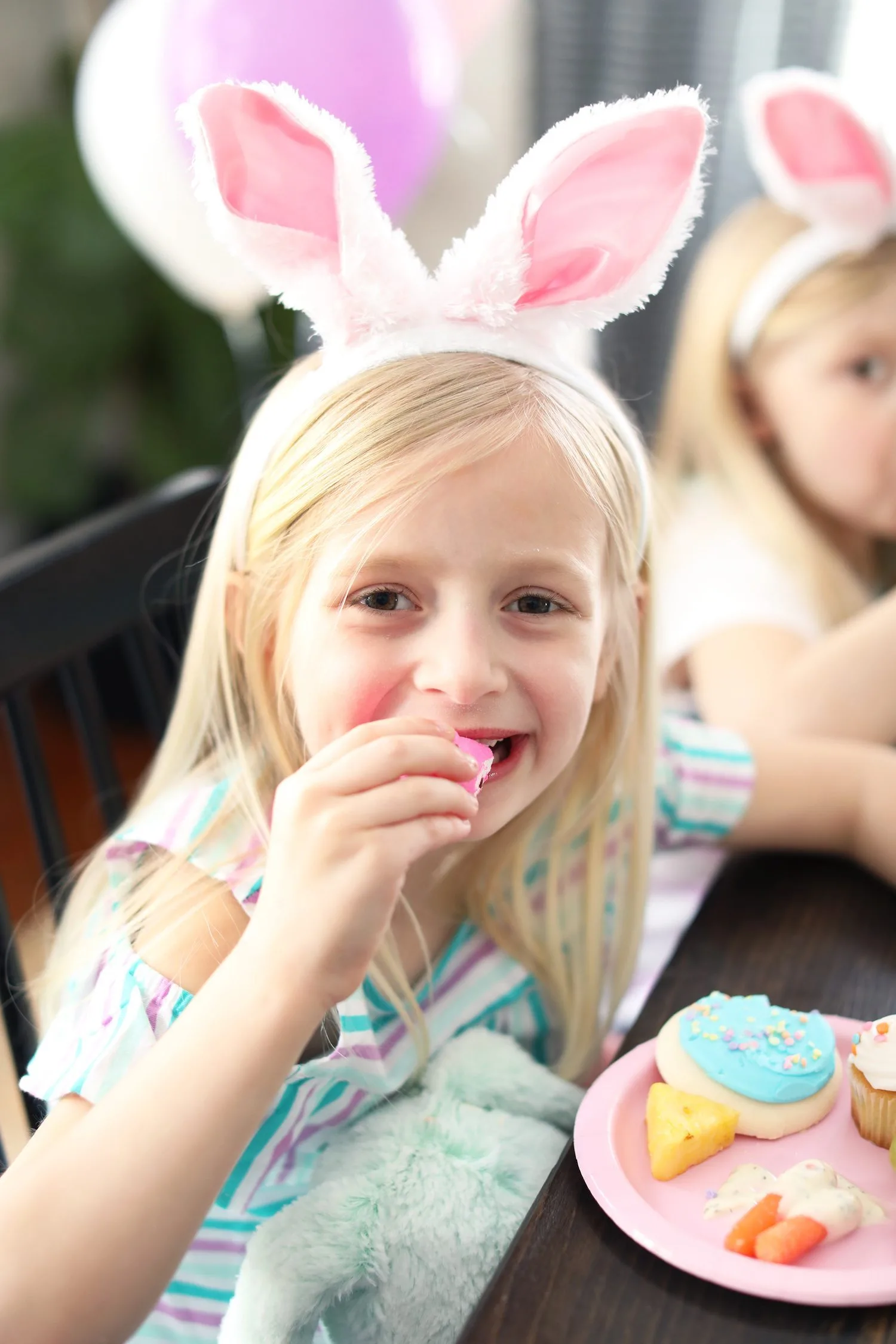 Tips for throwing a colorful kid-friendly Easter egg decorating party! Visit @cydconverse for party ideas, entertaining tips, party recipes and more!