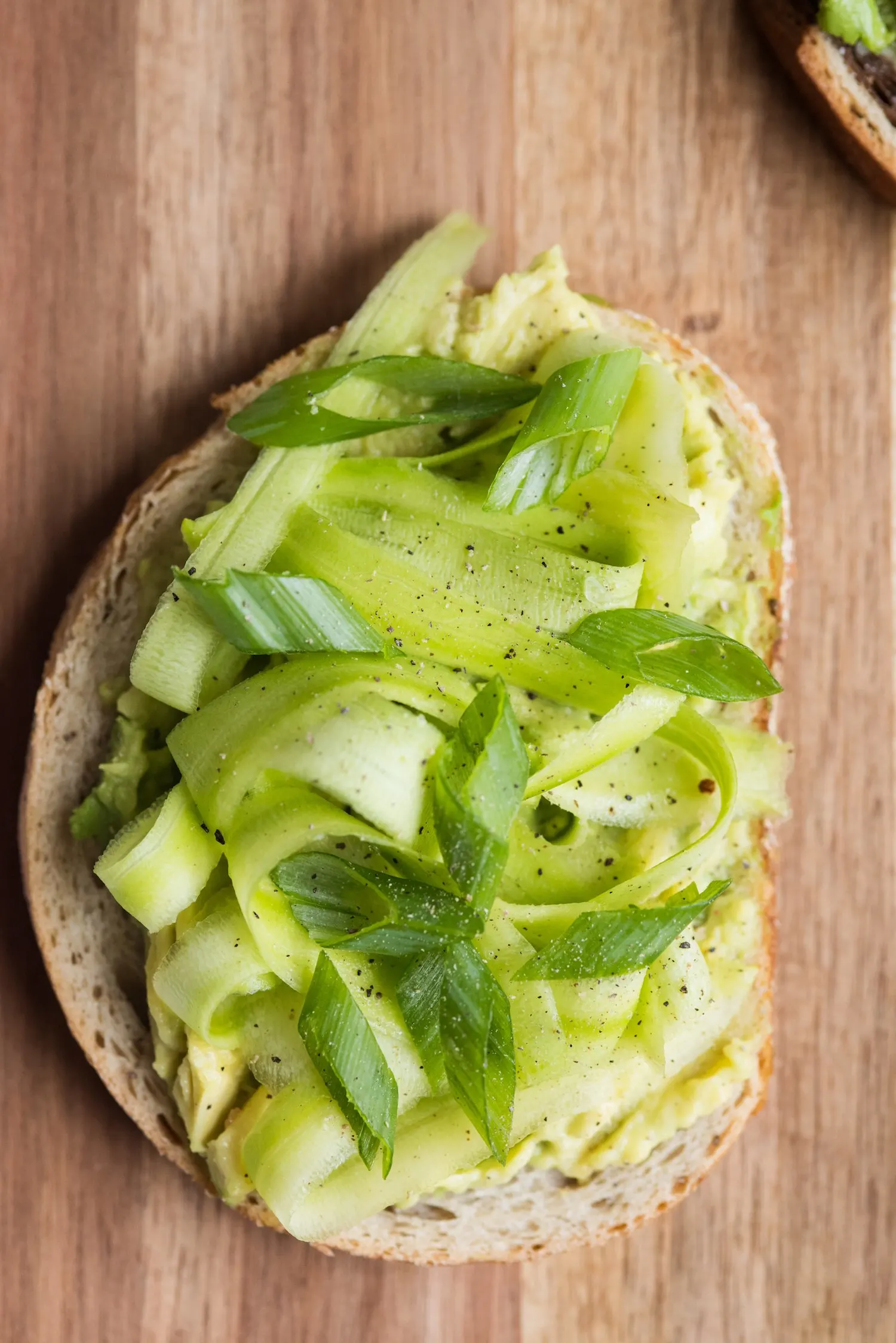 8 Awesome Ways to Make Avocado Toast | Unique avocado toast recipes, entertaining tips, party ideas and recipes from @cydconverse