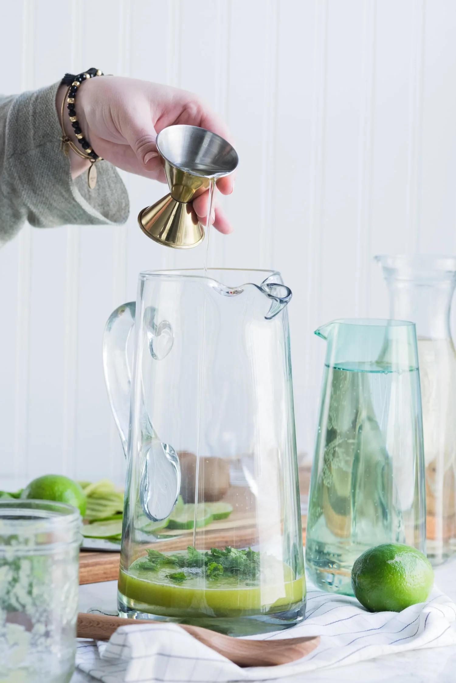 Kiwi Lime Mint Sangria Recipe | Click through for cocktail recipes, entertaining tips, party ideas, party recipes and more from @cydconverse