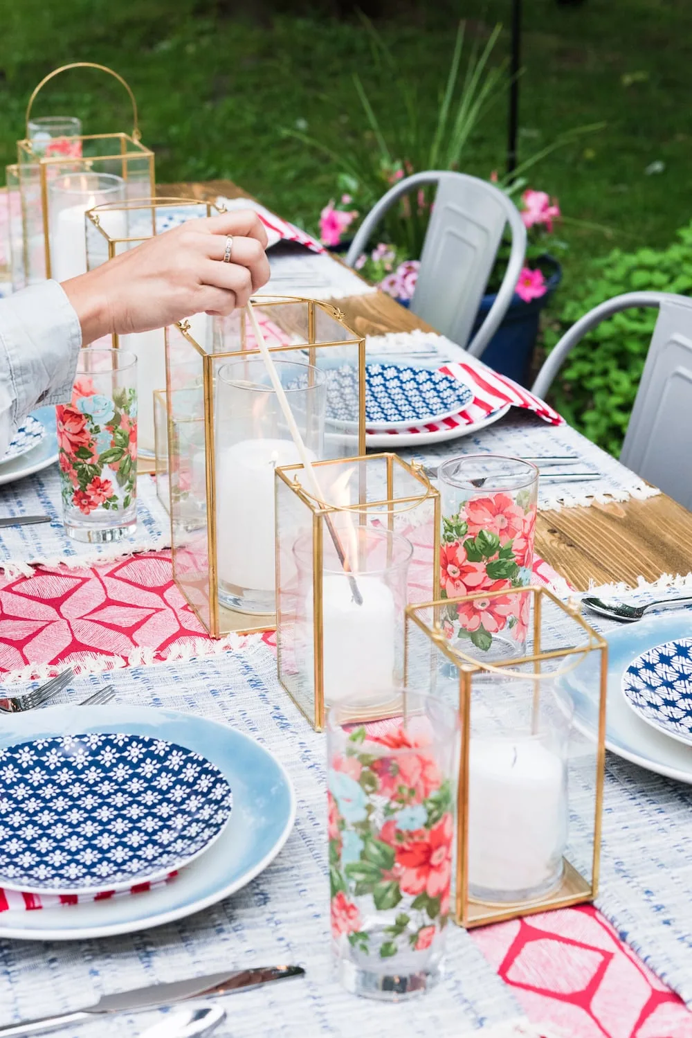 Host an Americana Inspired 4th of July Party | Get ideas for 4th of July desserts, entertaining tips, 4th of July decorations, 4th of July party ideas and more from @cydconverse