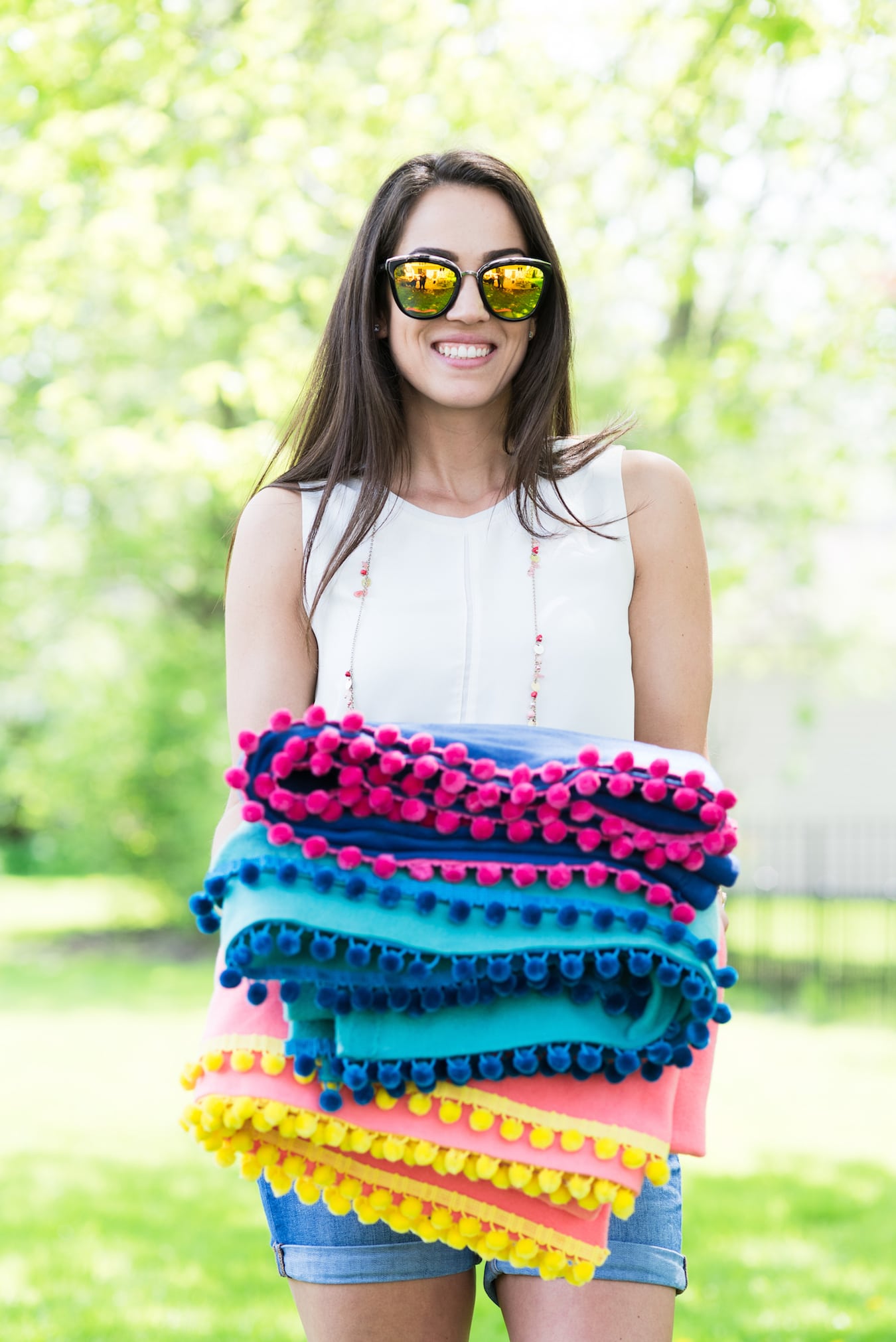 DIY No-Sew Pom Pom Pool + Picnic Blankets - The Sweetest Occasion