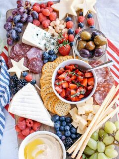 Red, White and Blue Patriotic Cheeseboard | 4th of July party ideas, 4th of July desserts and more from @cydconverse