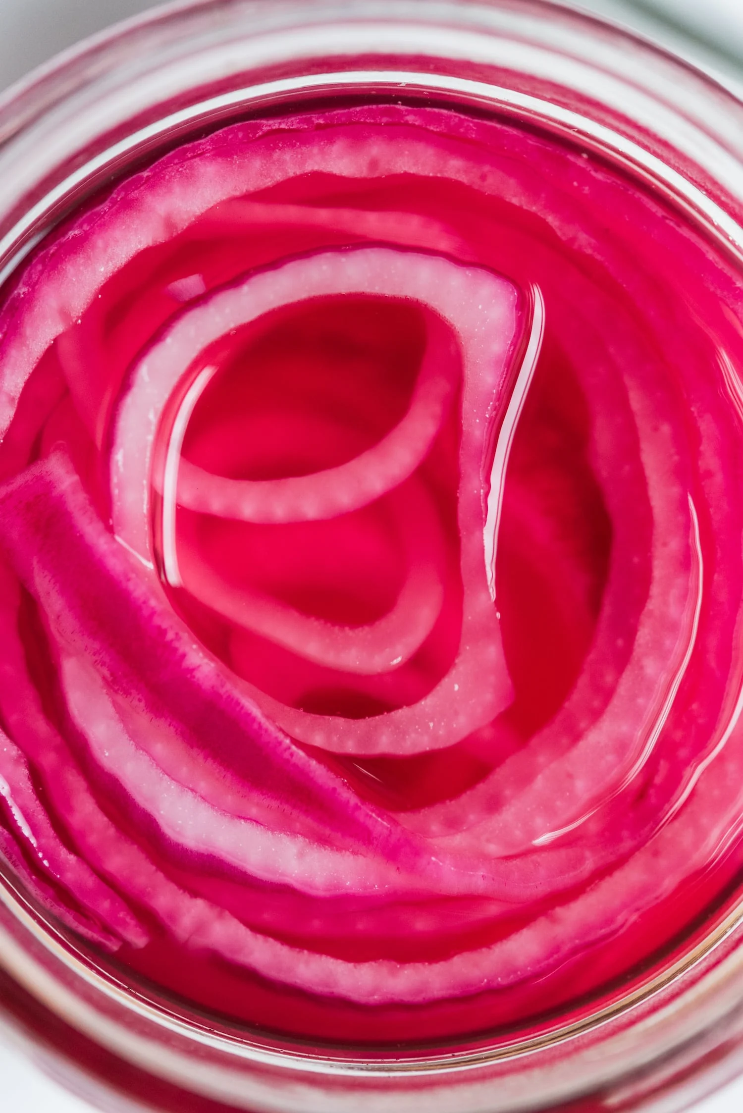 The best easy pickled red onions recipe! Visit The Sweetest Occasion for party ideas, party recipes, easy appetizer recipes and more!