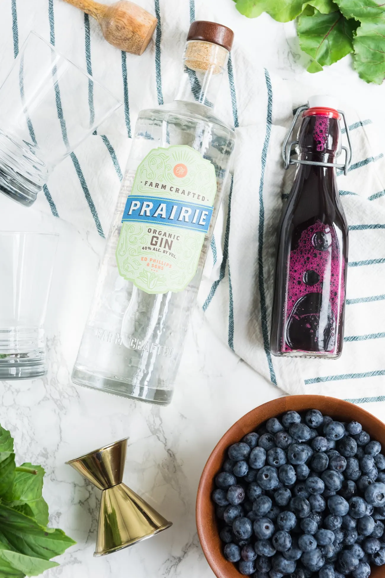 Frozen Blueberry Beet Gin Cocktails! Click through for fun party ideas, easy entertaining ideas, cocktail recipes, party recipes and more from @cydconverse