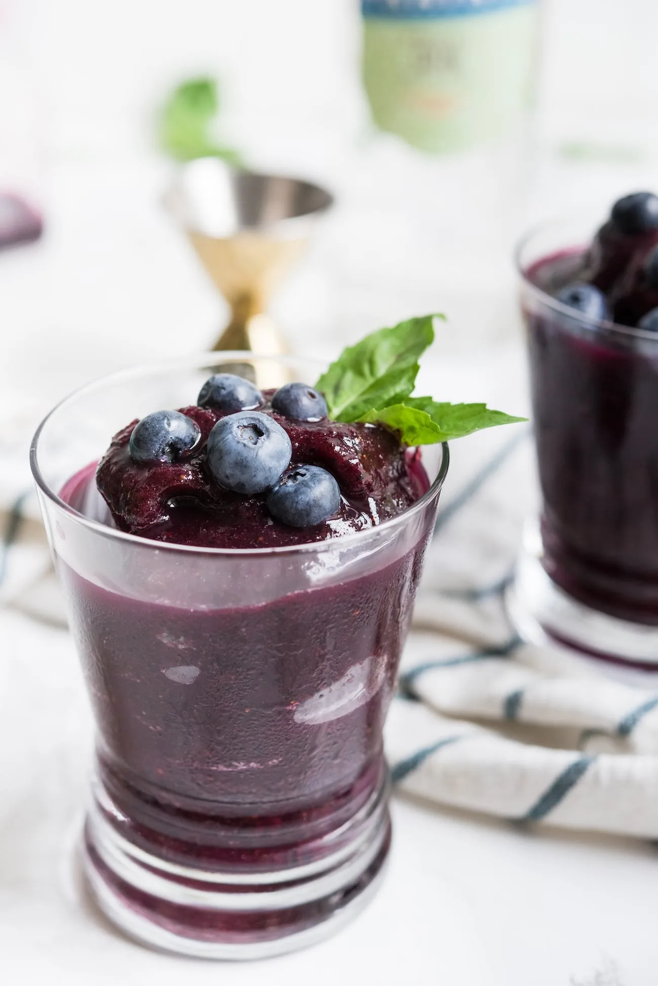 Frozen Blueberry Beet Gin Cocktails! Click through for fun party ideas, easy entertaining ideas, cocktail recipes, party recipes and more from @cydconverse