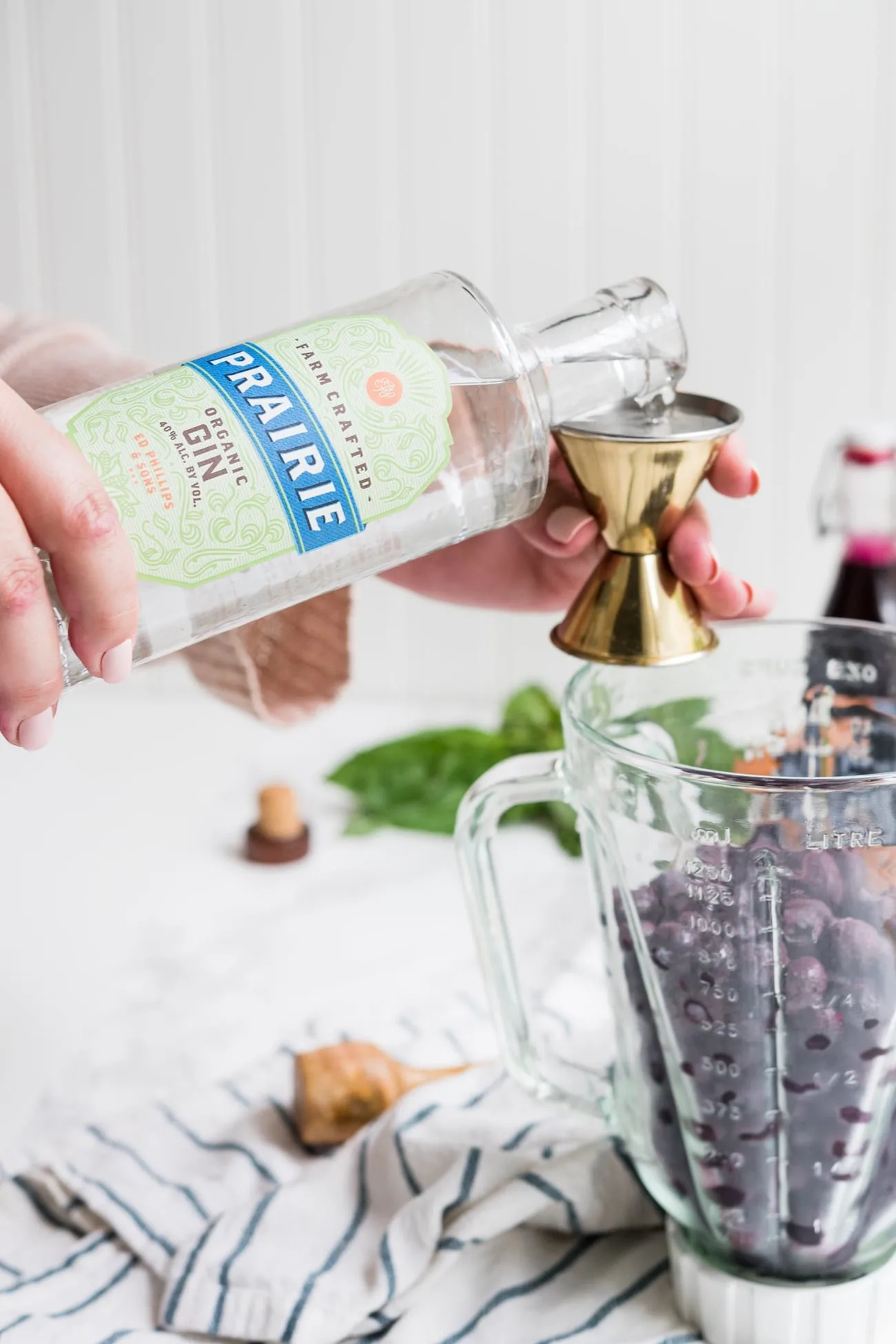 Frozen Blueberry Beet Gin Cocktails! Click through for fun party ideas, easy entertaining ideas, cocktail recipes, party recipes and more from @cydconverse