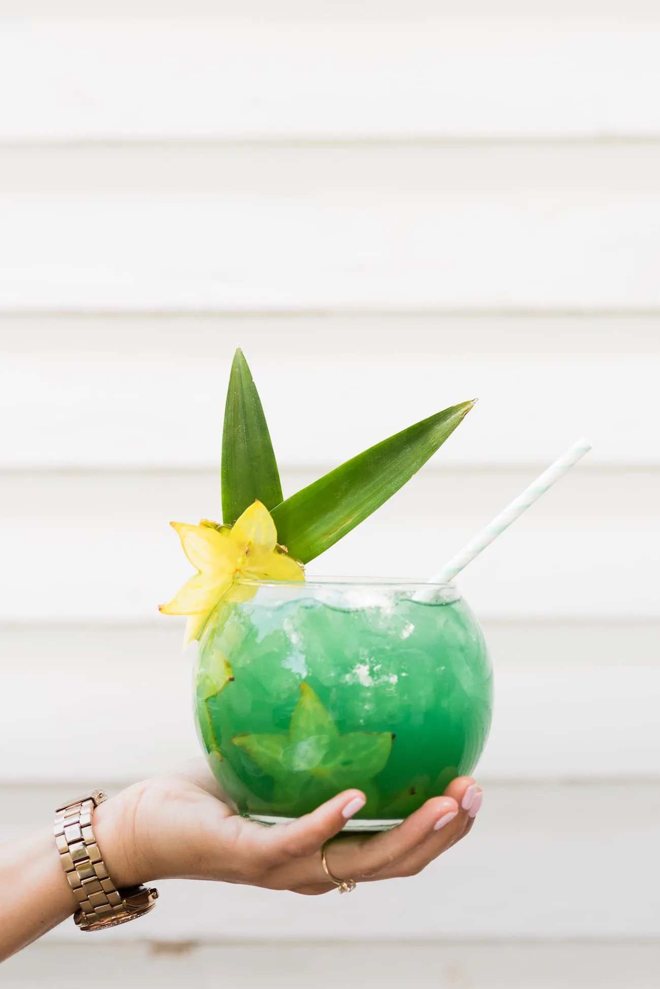 Mermaid Water Mocktail: A Refreshing Summertime Drink! - The Momma