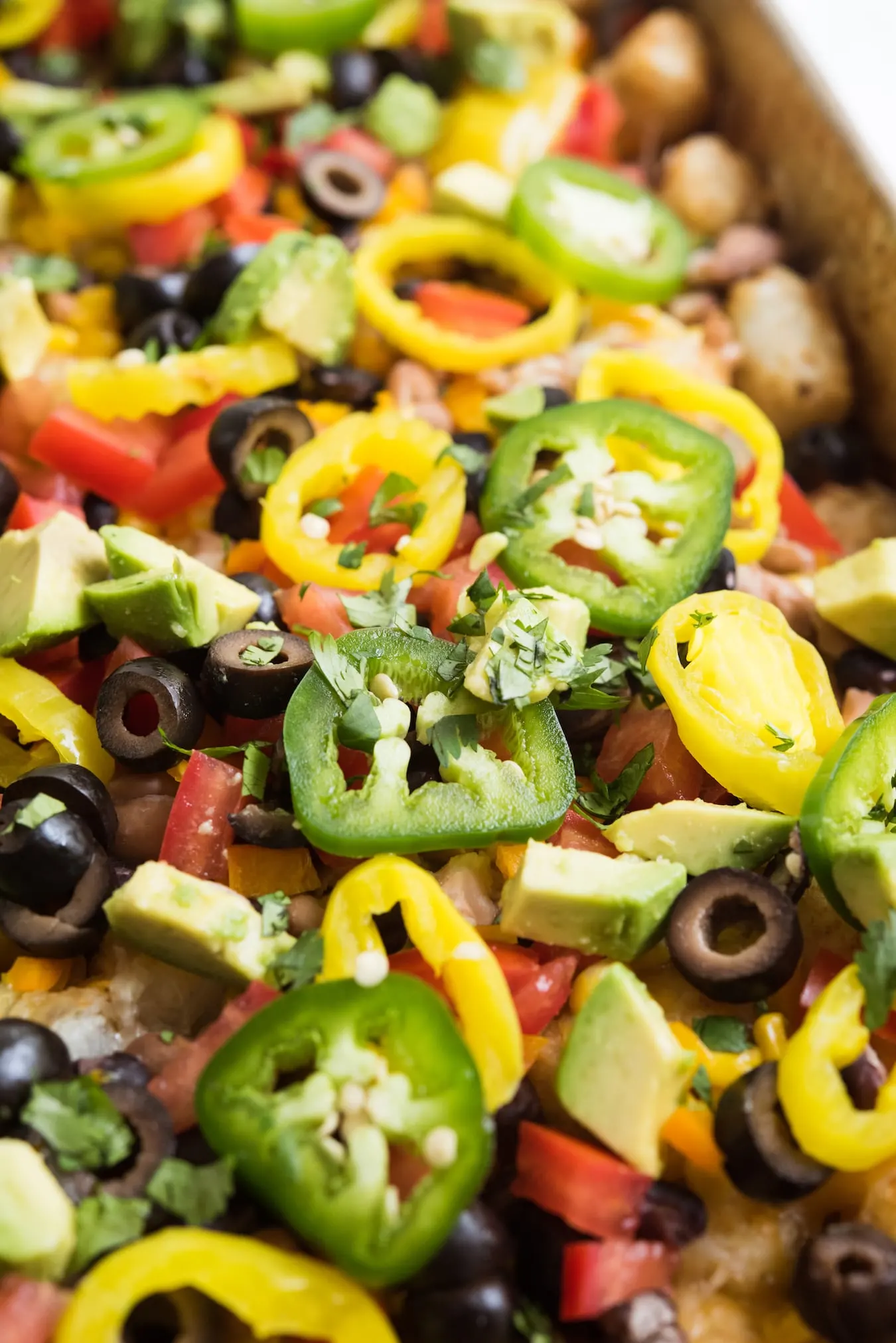 Easy game day recipes - loaded tater tot nachos from @cydconverse!